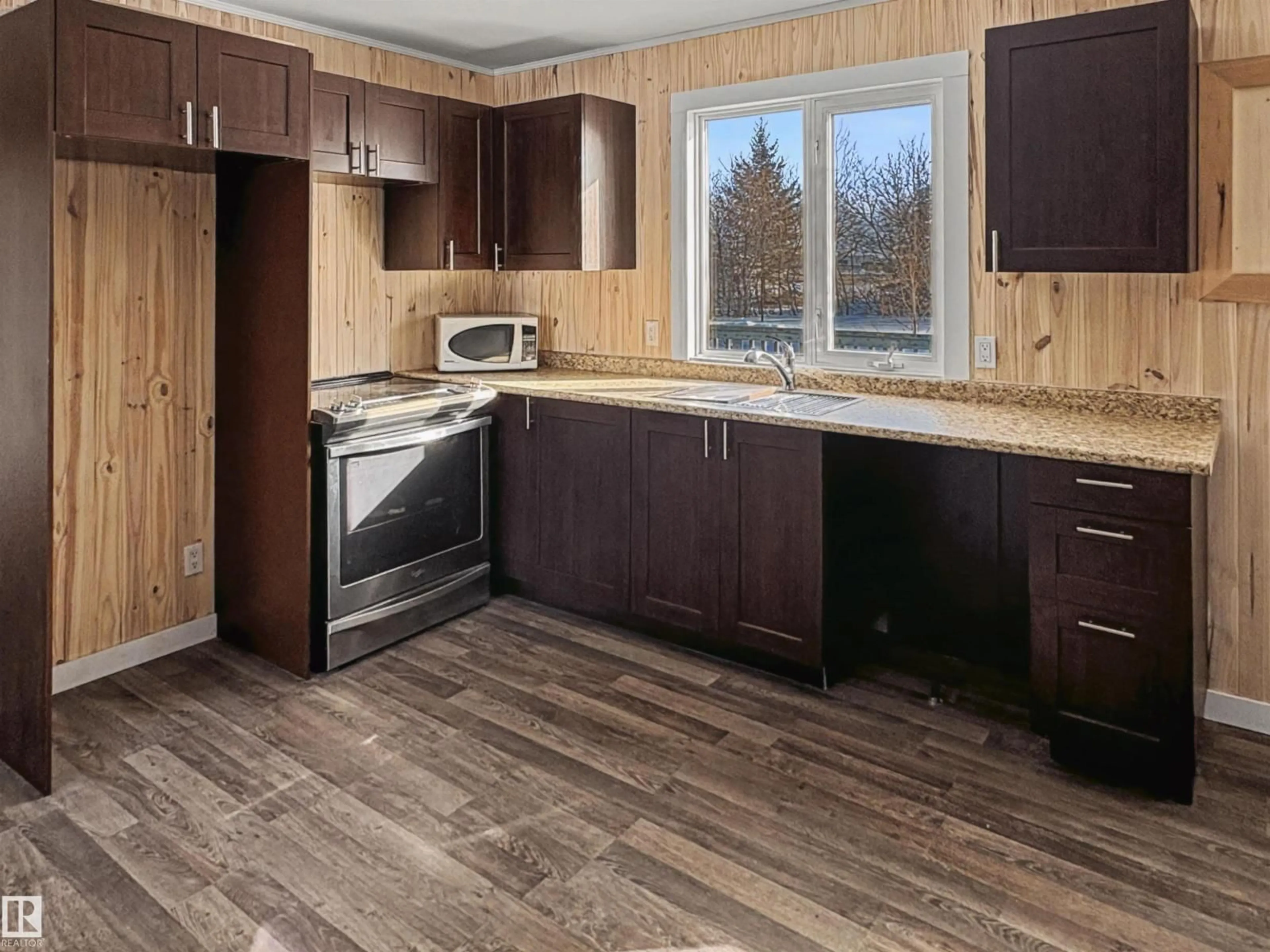 Unknown for 5010 48 AV, Fort Kent Alberta T0A1H0