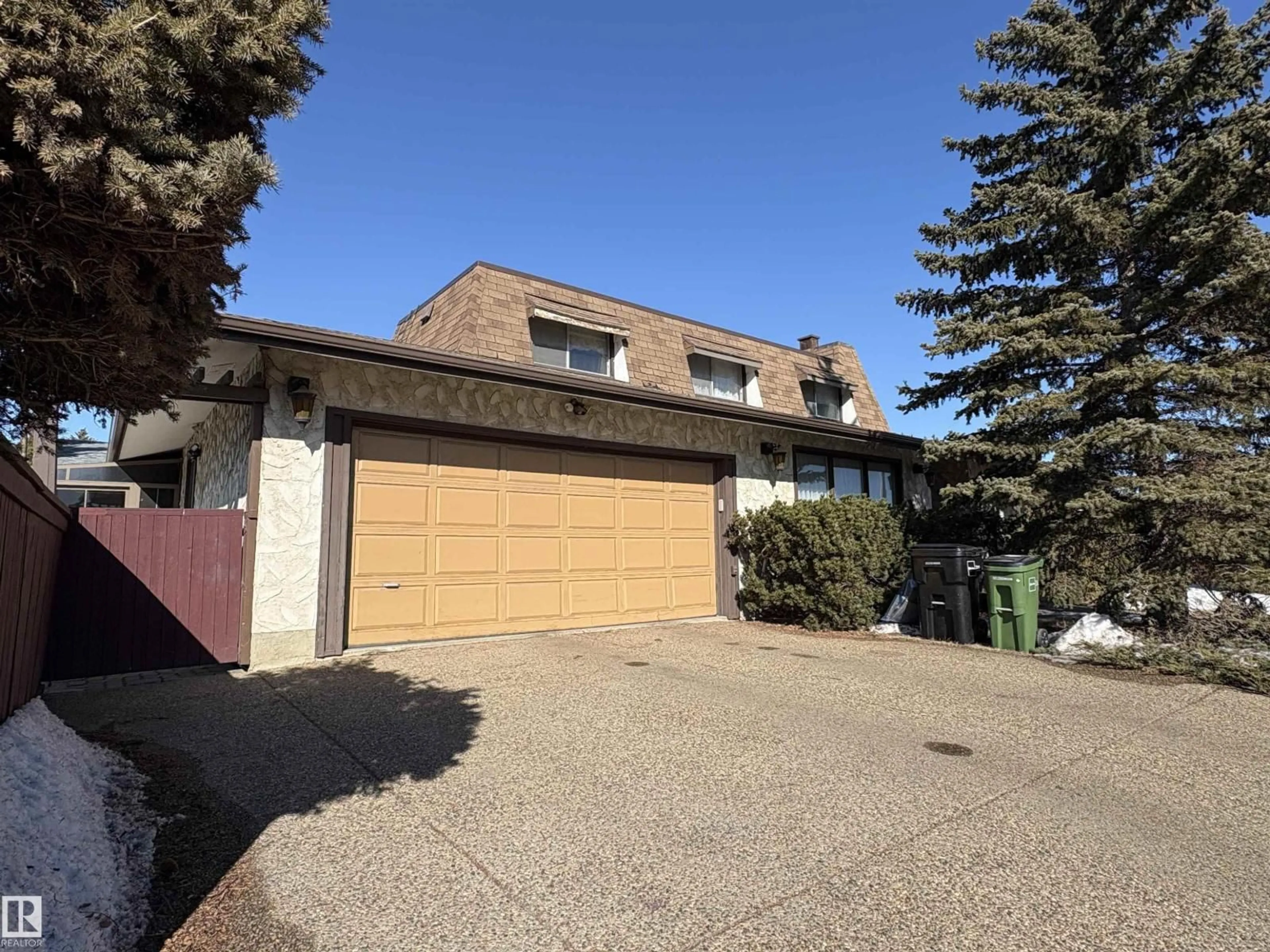 A pic from outside/outdoor area/front of a property/back of a property/a pic from drone, street for 16628 96 AV NW, Edmonton Alberta T5P0E1