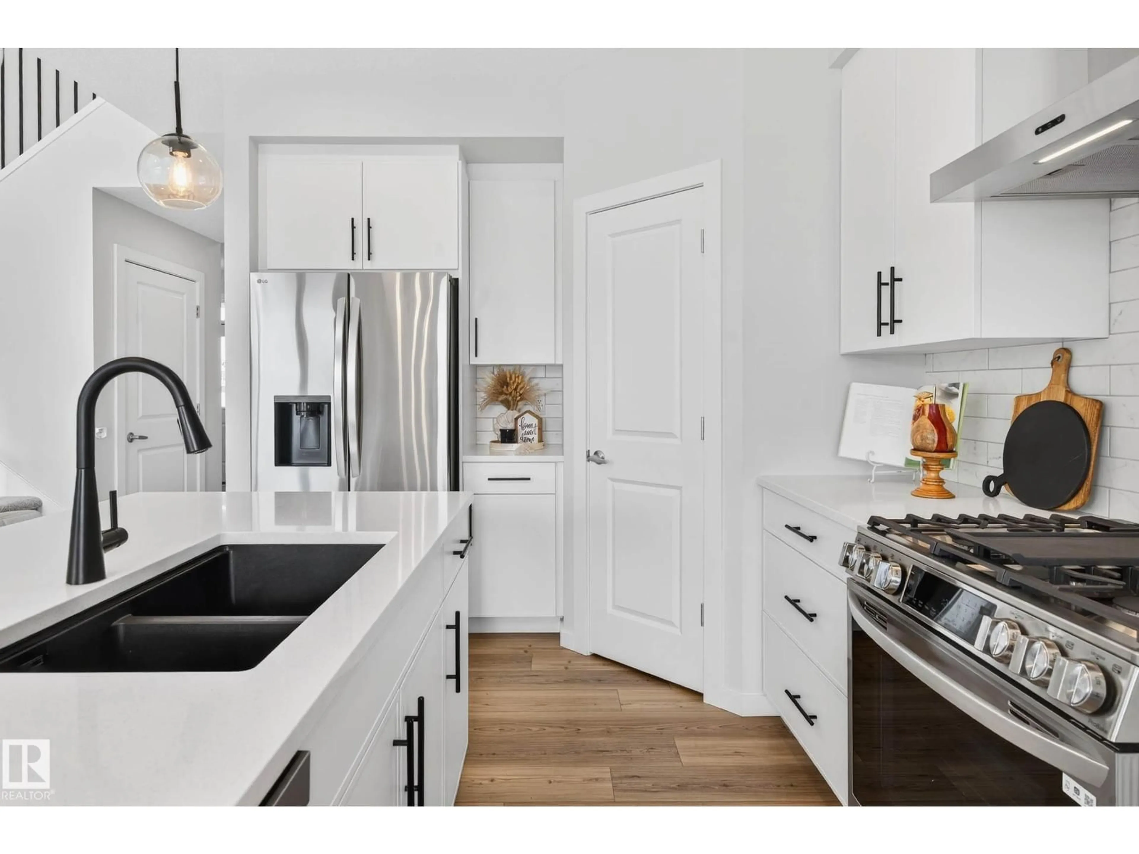 Open concept kitchen, unknown for 324 STILES WY, Leduc Alberta T9E1V4