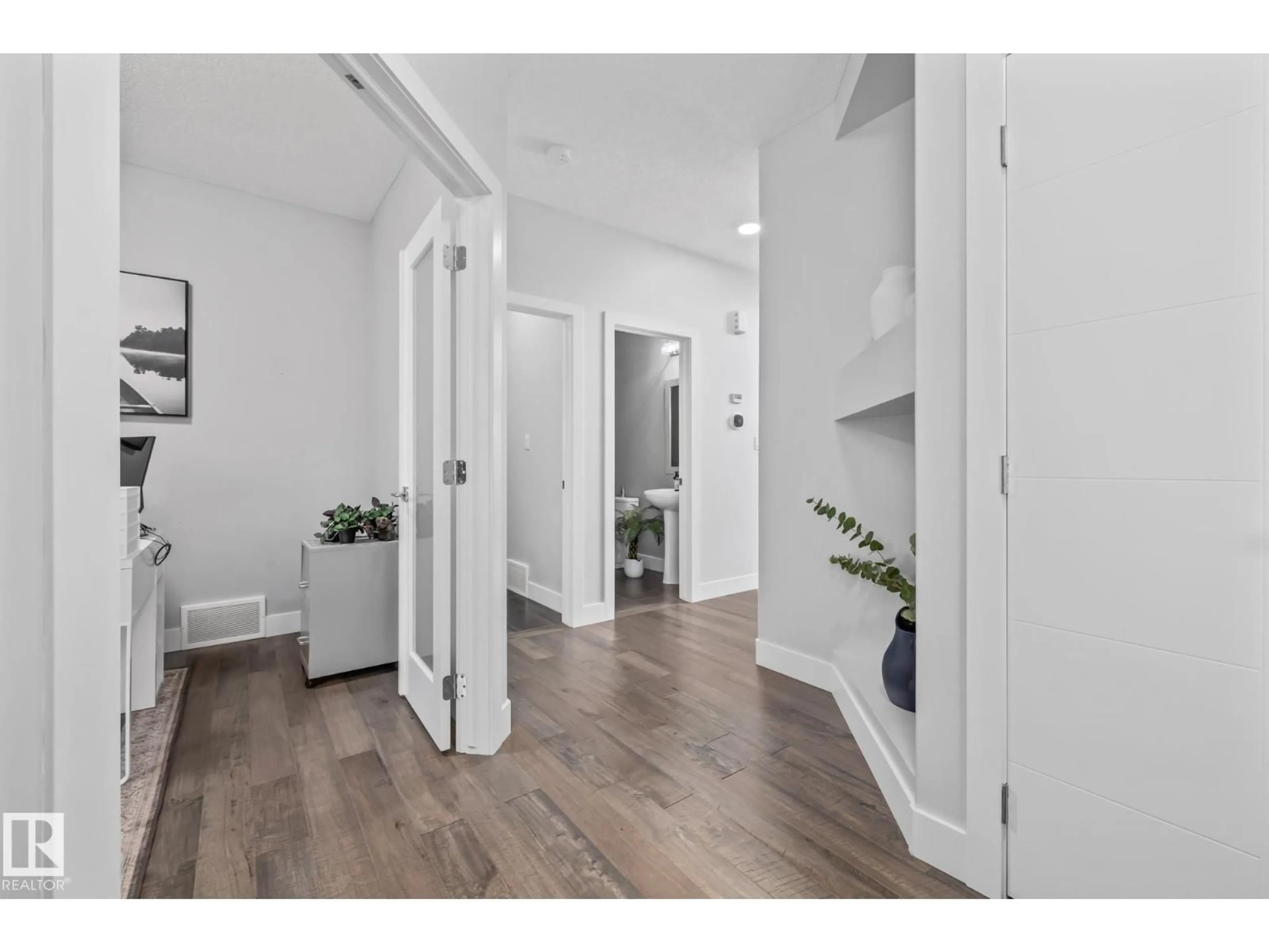 Indoor entryway for 3608 45 AV, Beaumont Alberta T4X2X1