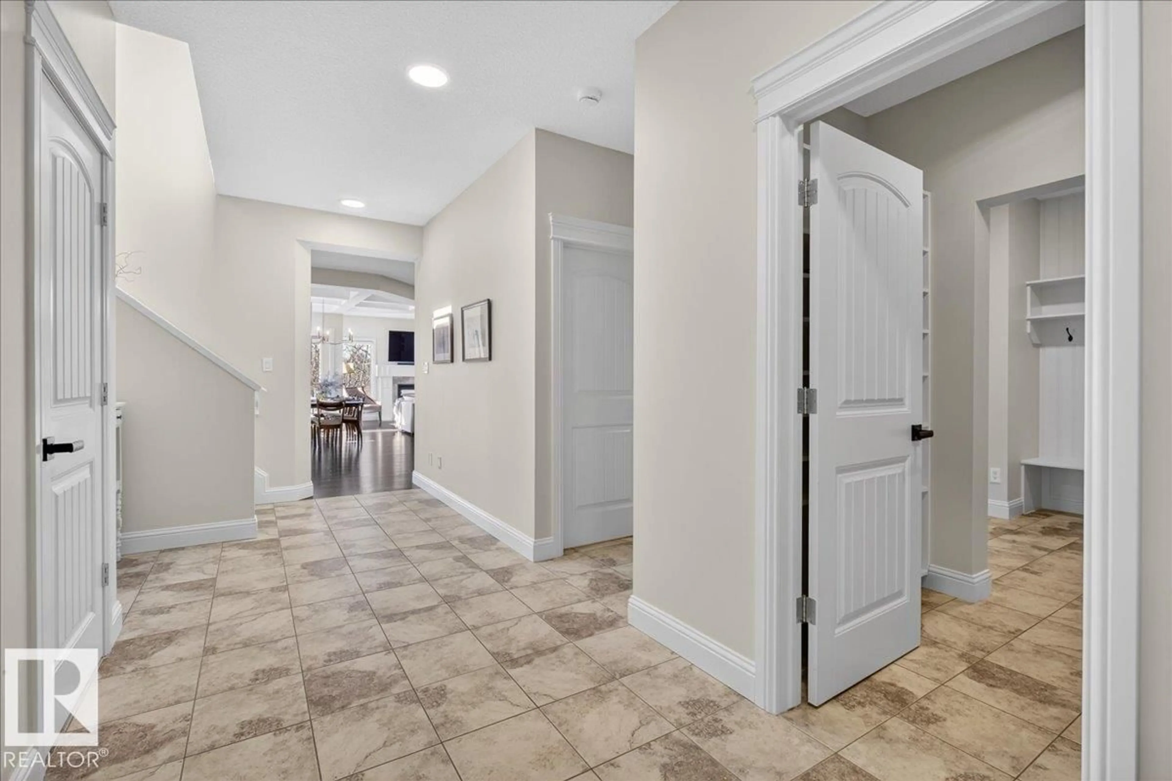 Indoor entryway for 1440 CHAHLEY PL, Edmonton Alberta T6M0J3