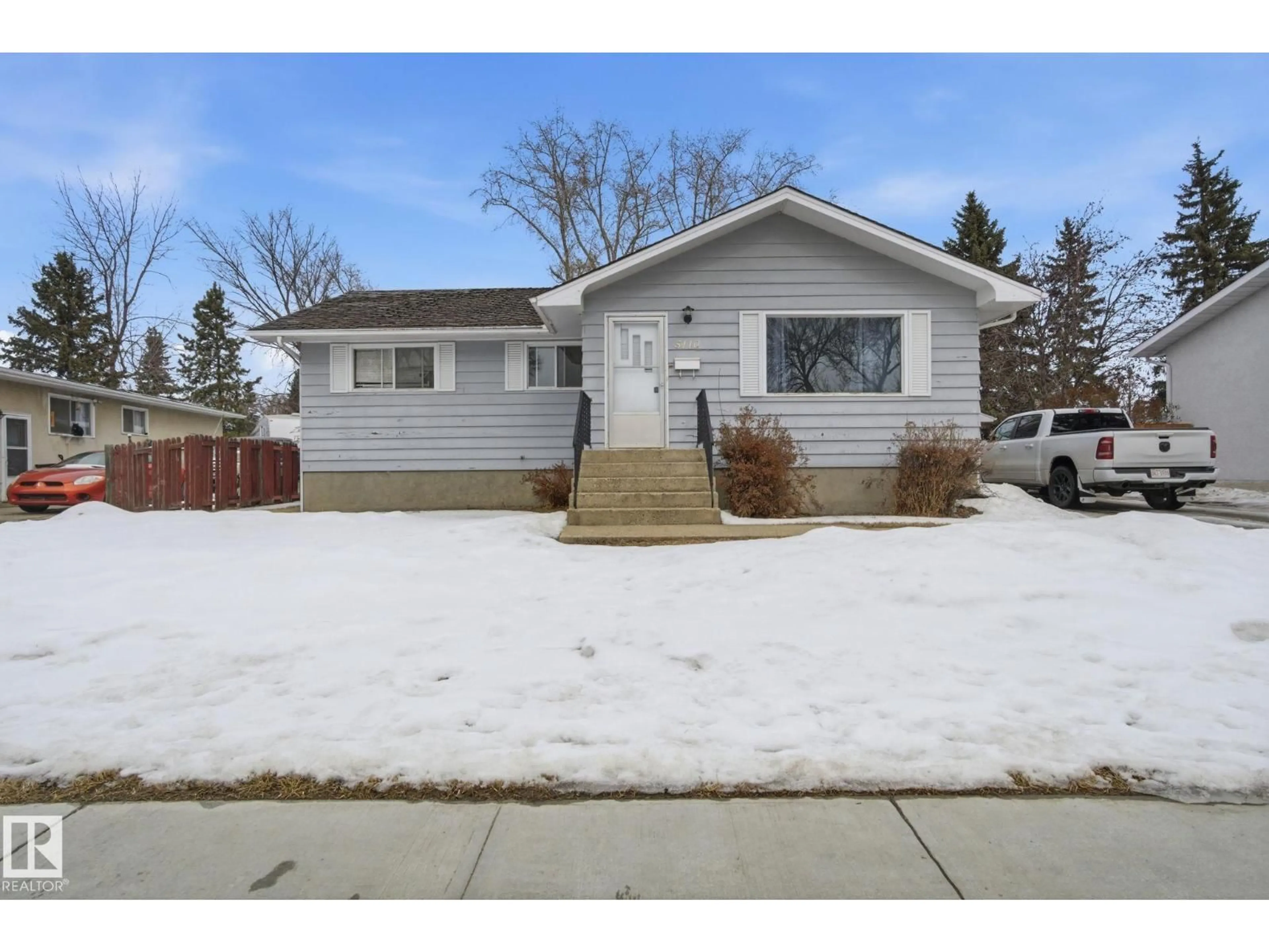Home with vinyl exterior material, street for 5110 57 AVE, Leduc Alberta T9E5S2