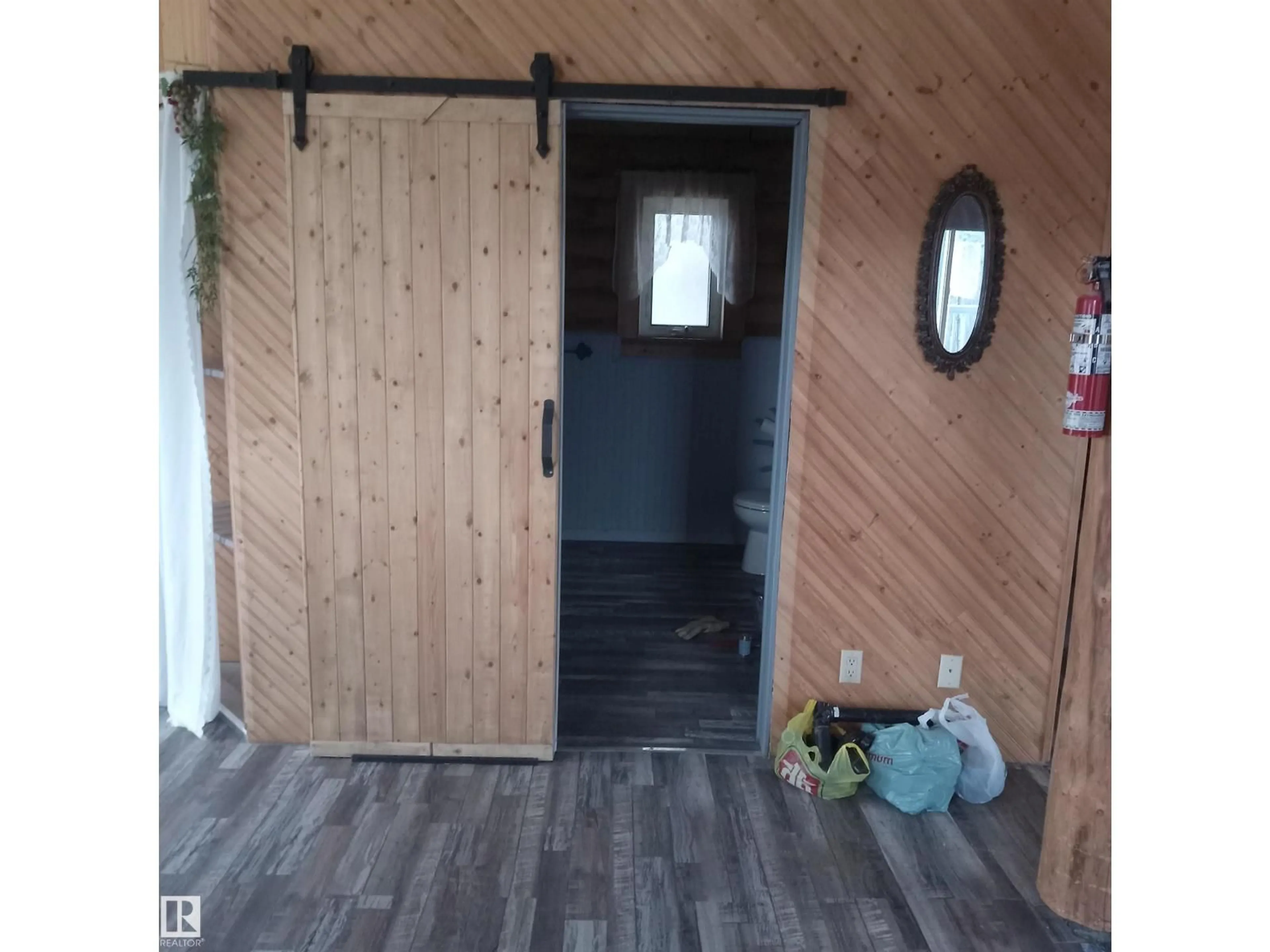 Indoor entryway for 203 - 60331 RANGE ROAD 124, Rural Smoky Lake County Alberta T0A3E0