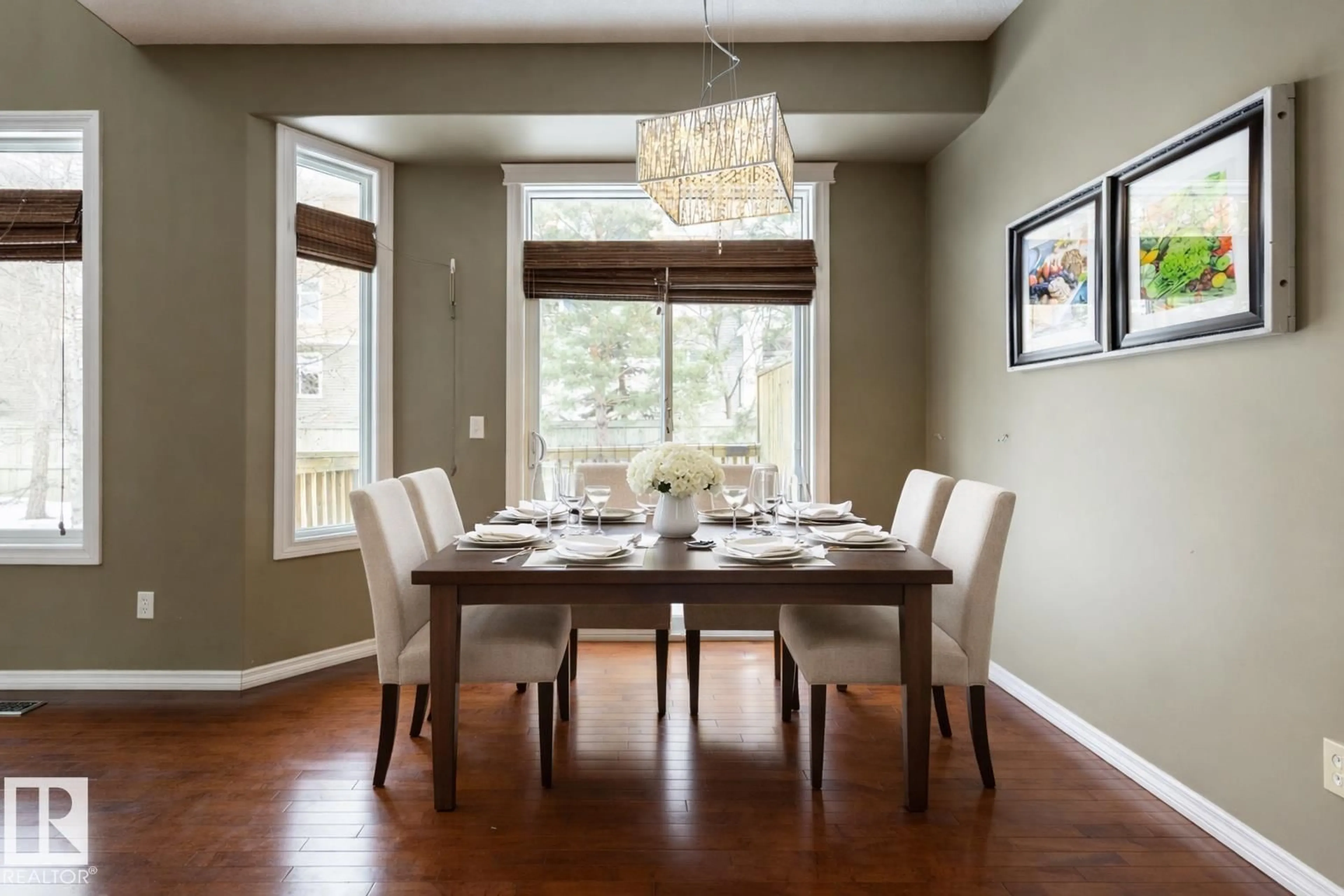 Dining room, wood/laminate floor for 11622 11 AV, Edmonton Alberta T6W1W8