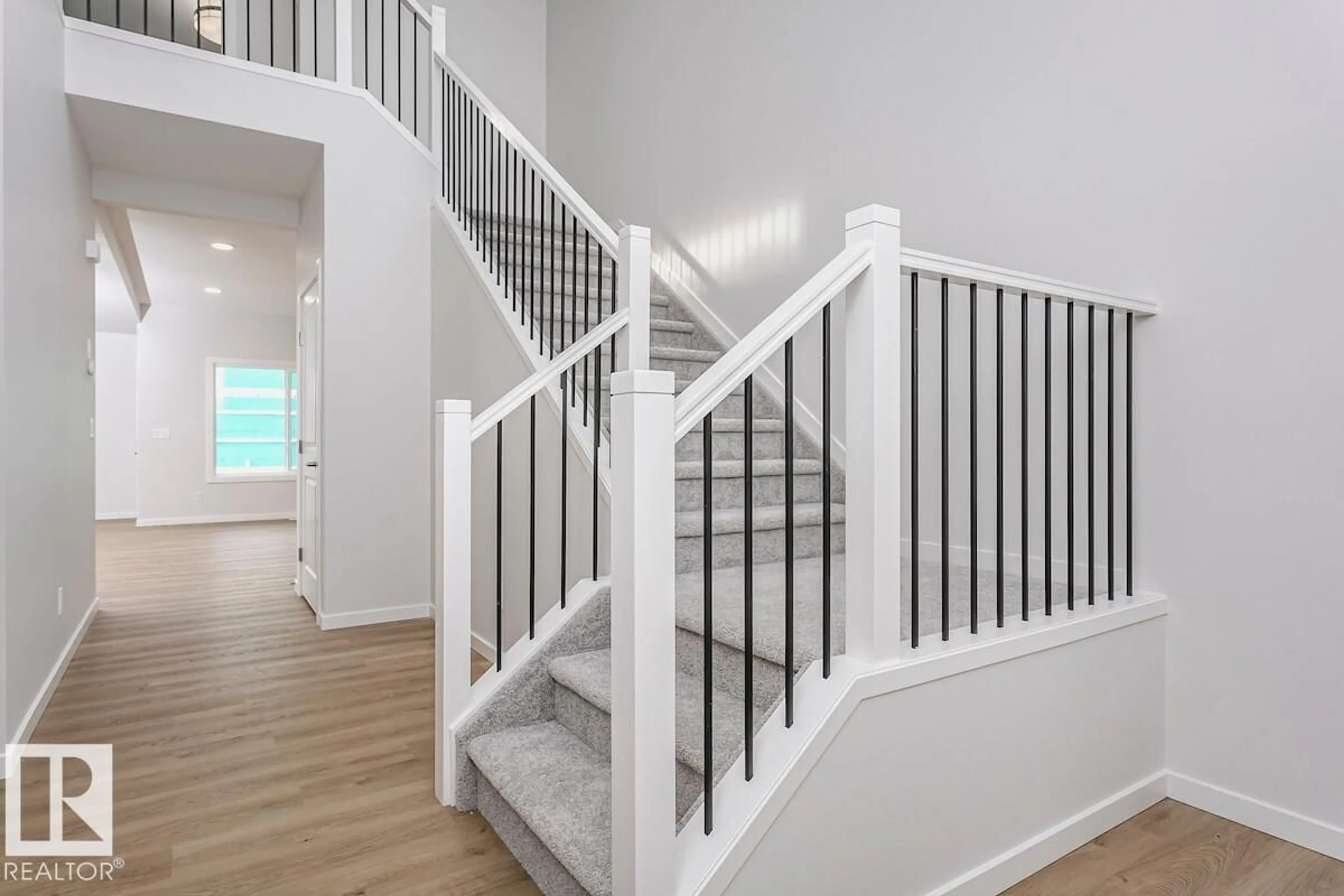 Stairs for 7622 KIMIWAN CR, Edmonton Alberta T6W1A5