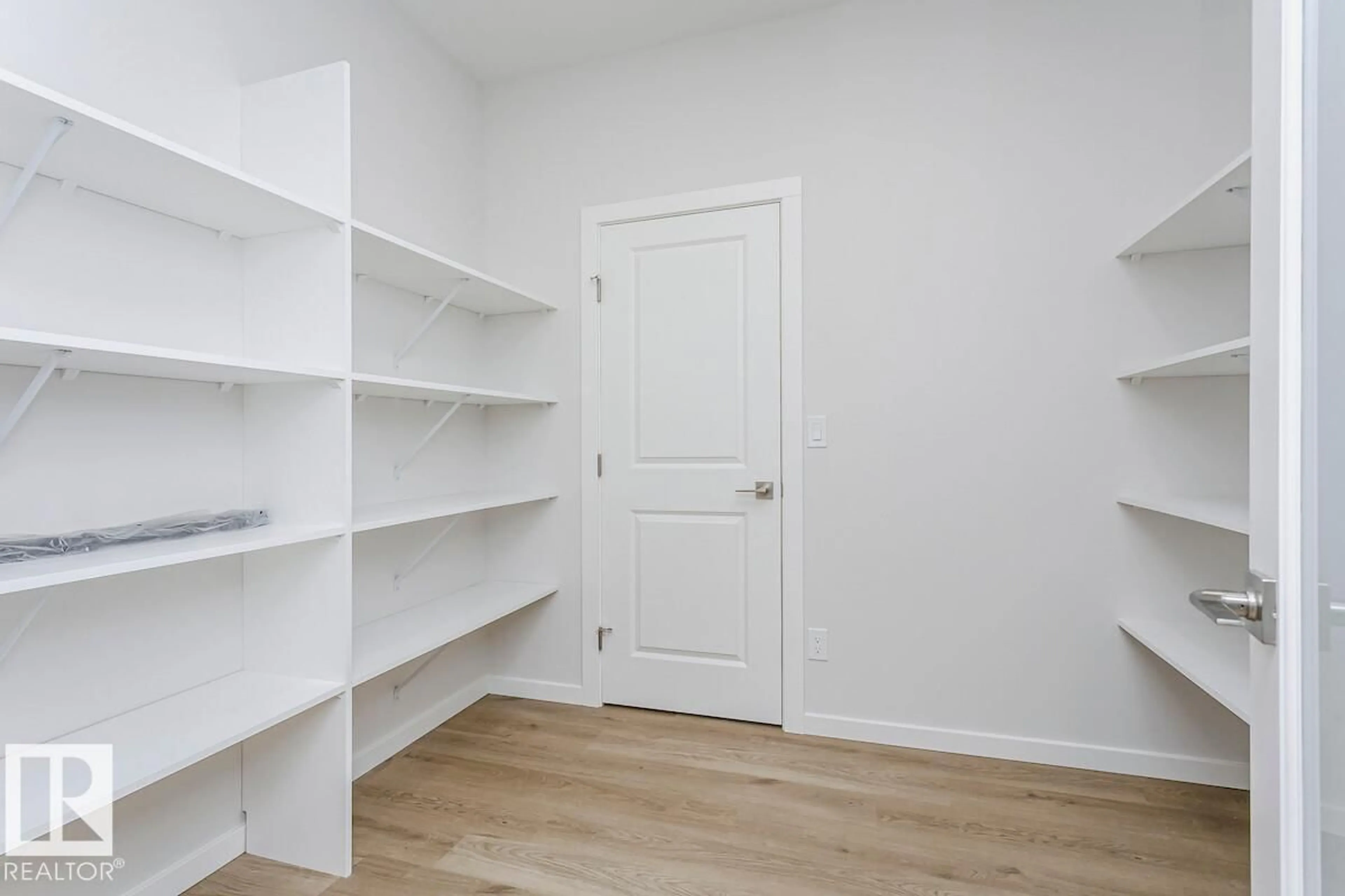 Storage room or clothes room or walk-in closet for 7622 KIMIWAN CR, Edmonton Alberta T6W1A5