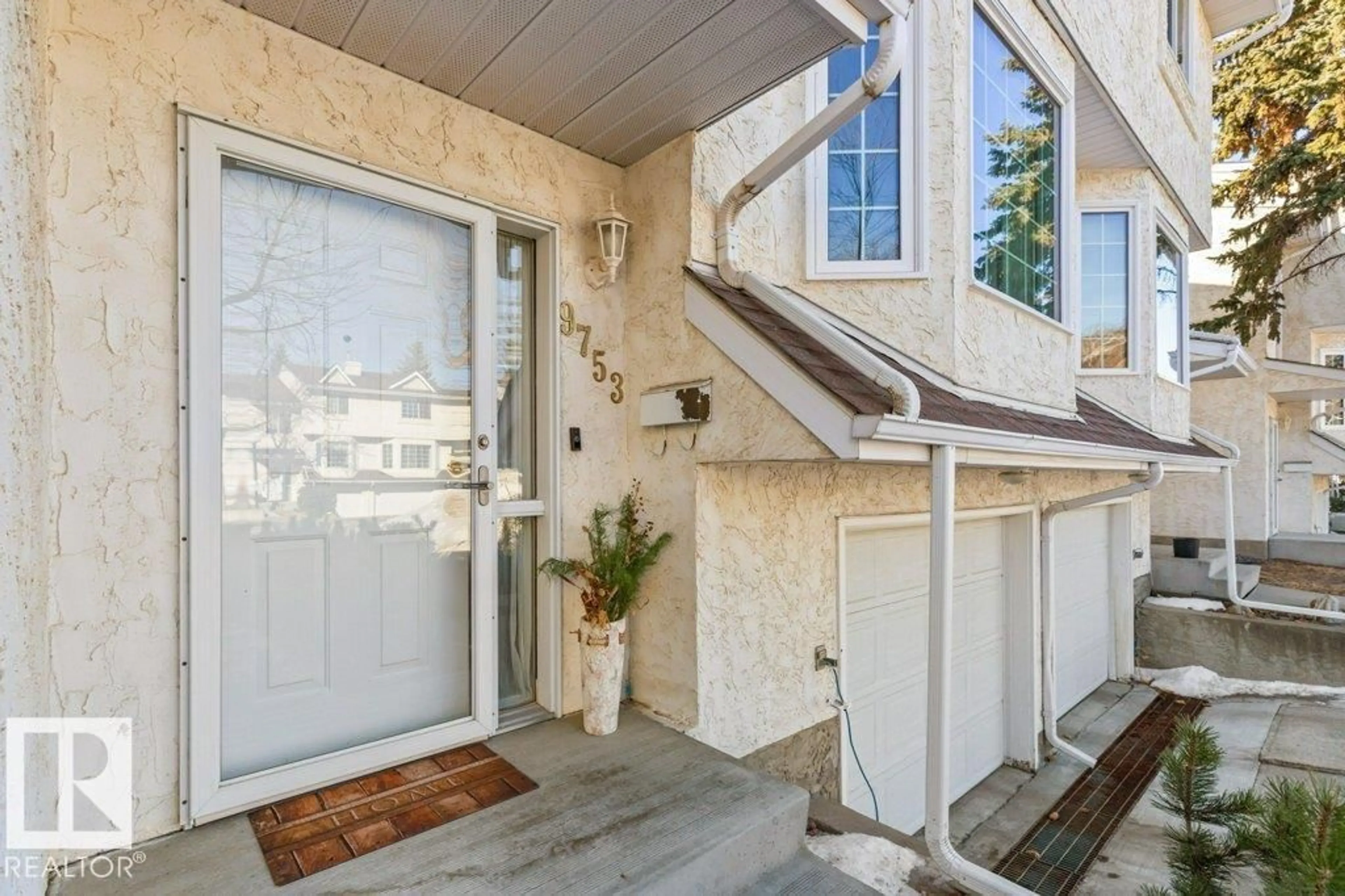 Indoor entryway for NW - 9753 176 ST, Edmonton Alberta T5T6B3