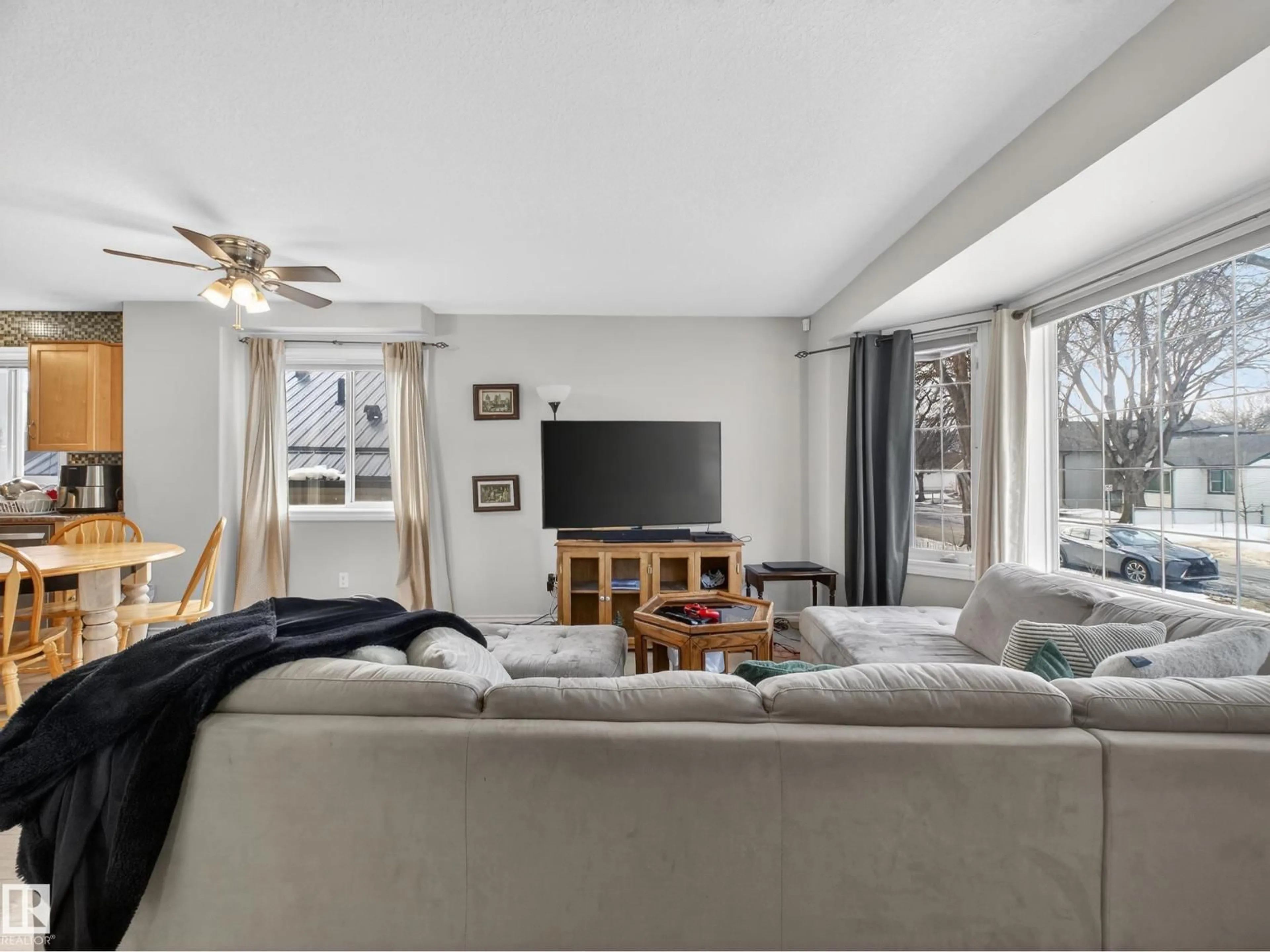 Living room with furniture, unknown for 11933 77 ST, Edmonton Alberta T5B2G5