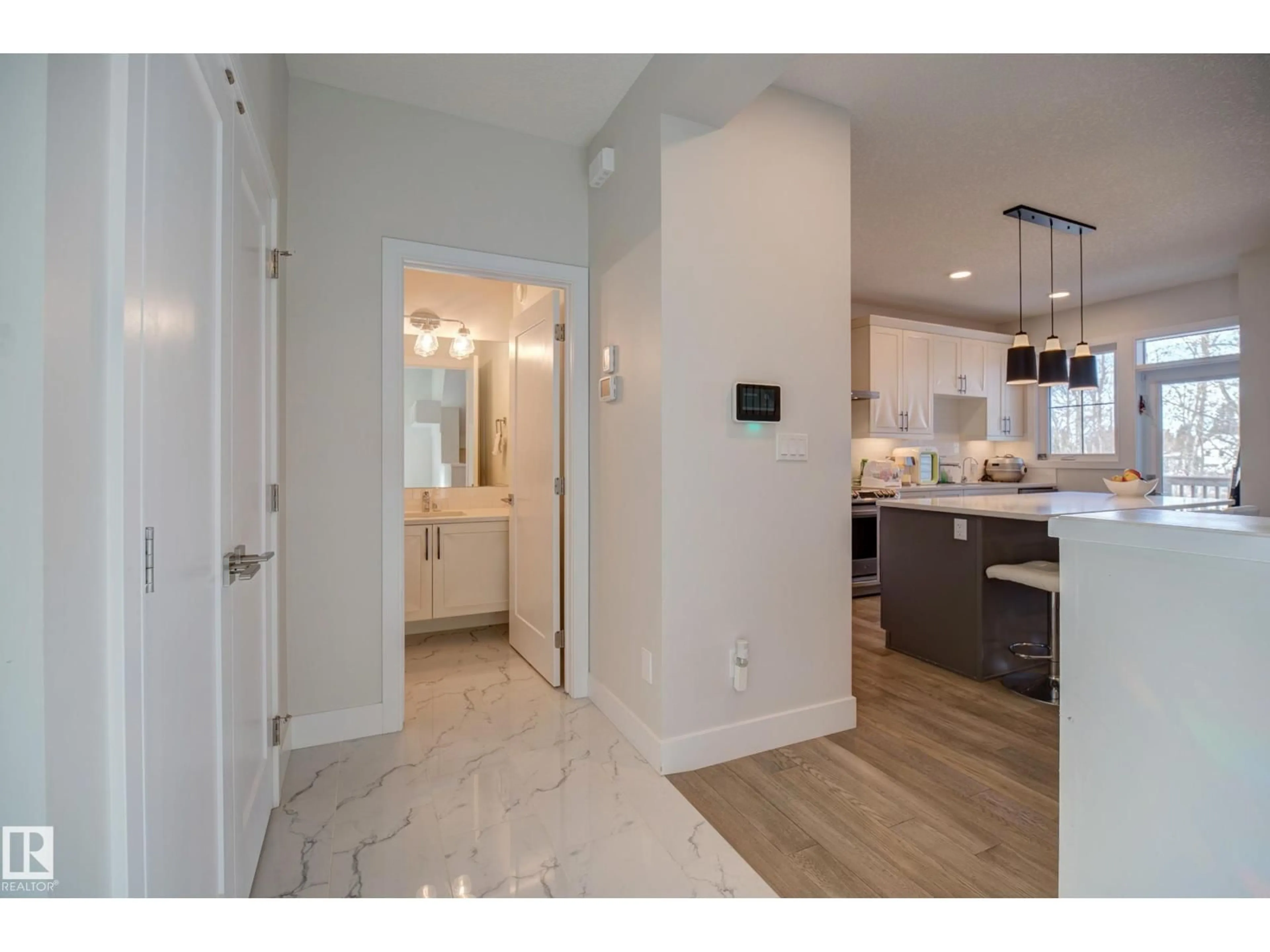 Indoor entryway for 22210 99A AV, Edmonton Alberta T5T7L8