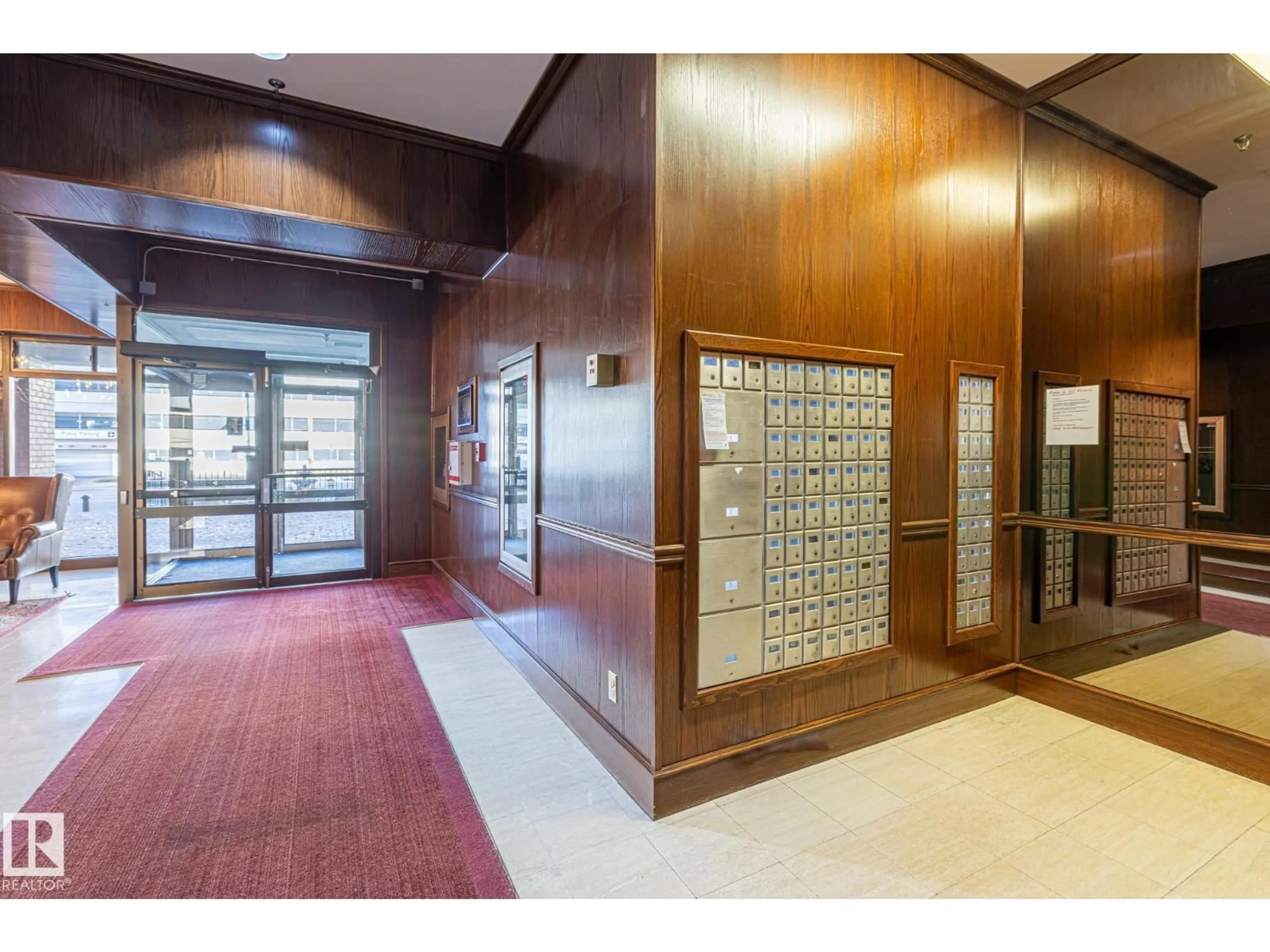 Indoor foyer for #602 - 11503 100 AV, Edmonton Alberta T5K2K7