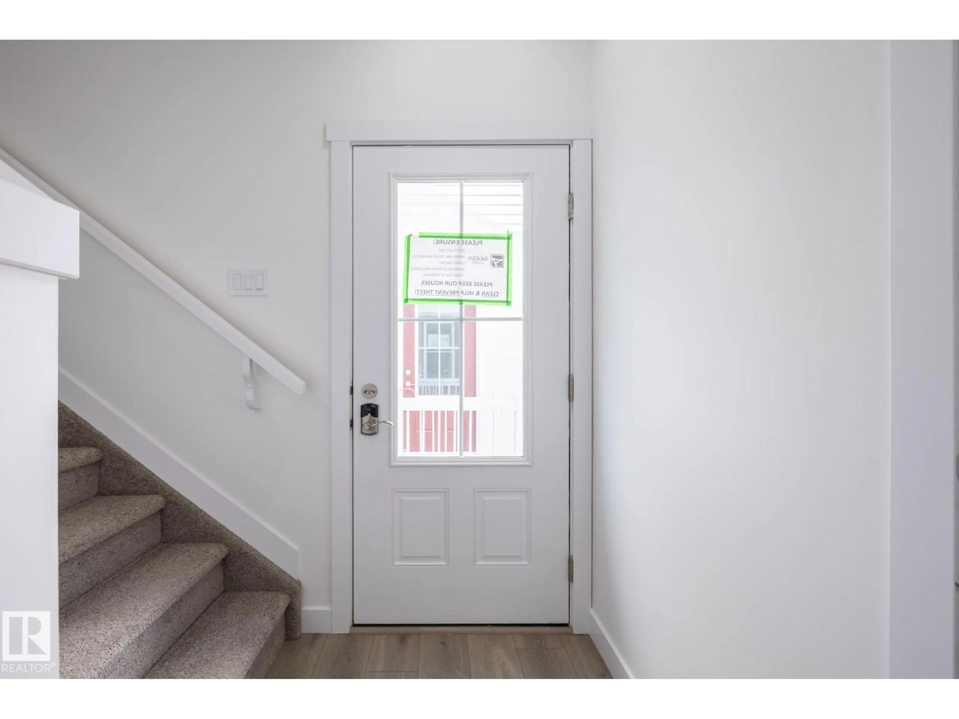 Indoor entryway for 13 - 7110 KESWICK CM, Edmonton Alberta T6W5P7