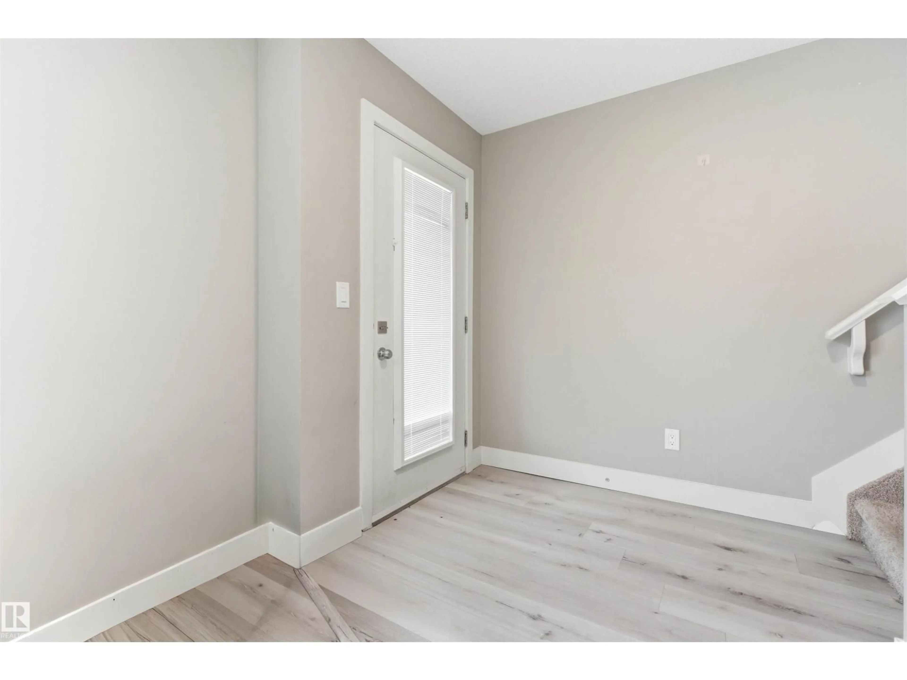 Indoor entryway for #99 - 804 WELSH DR, Edmonton Alberta T6K1Y8