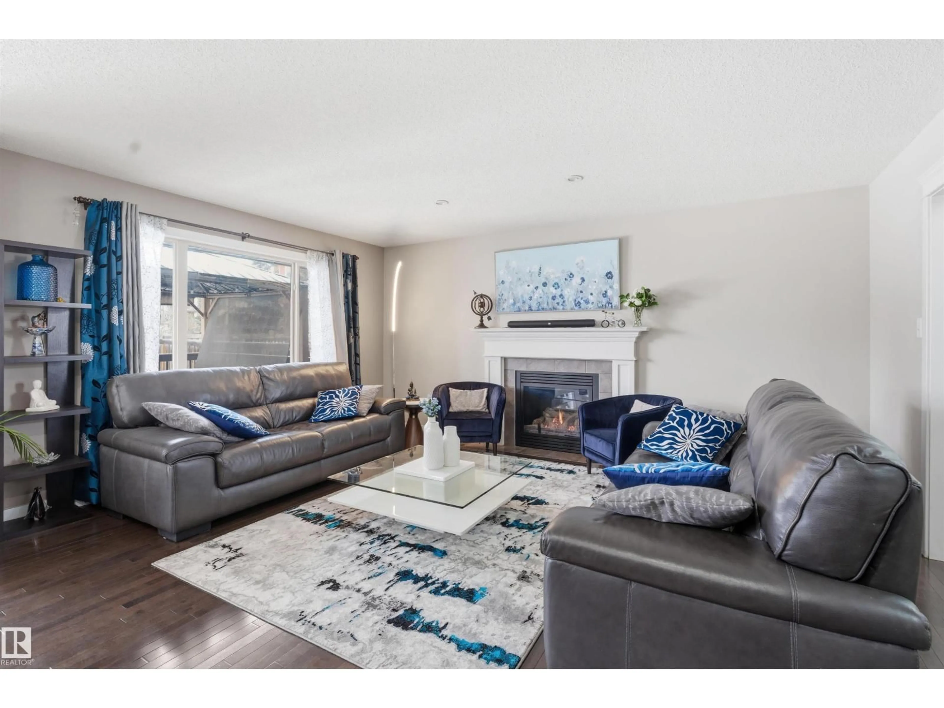 Living room with furniture, unknown for 467 AINSLIE CRESCENT, Edmonton Alberta T6W0H7