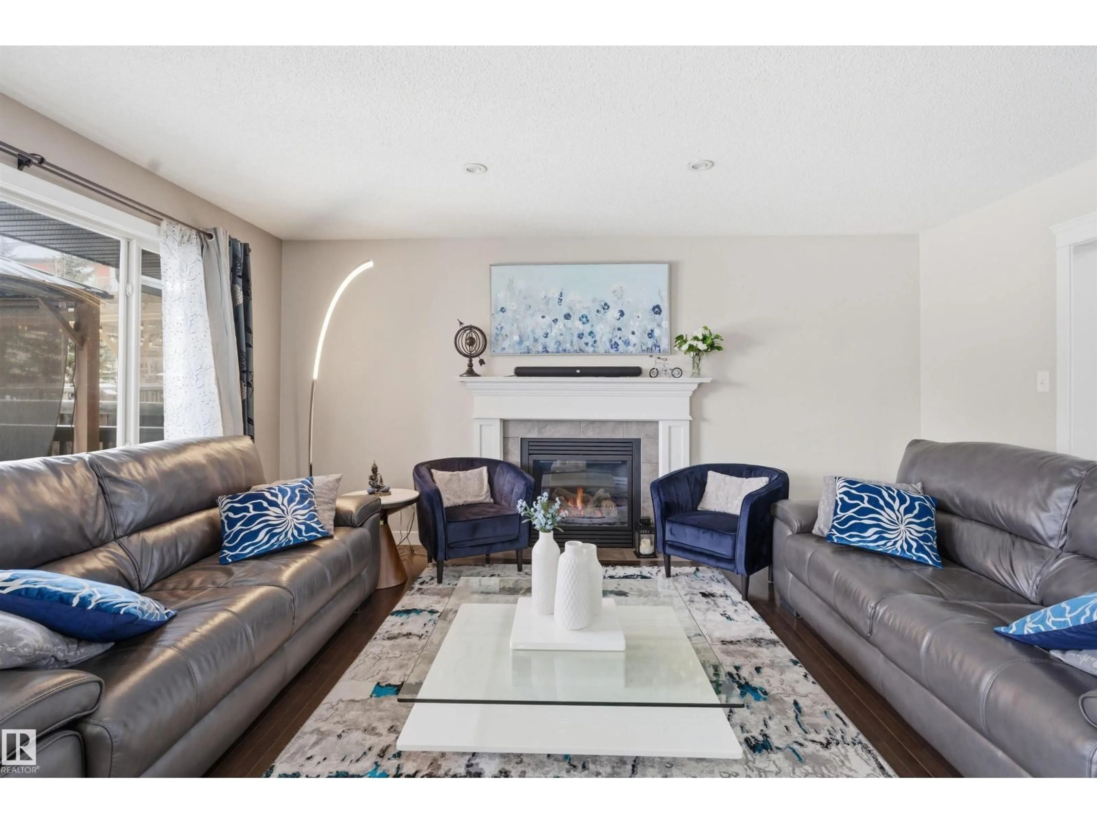 Living room with furniture, unknown for 467 AINSLIE CRESCENT, Edmonton Alberta T6W0H7