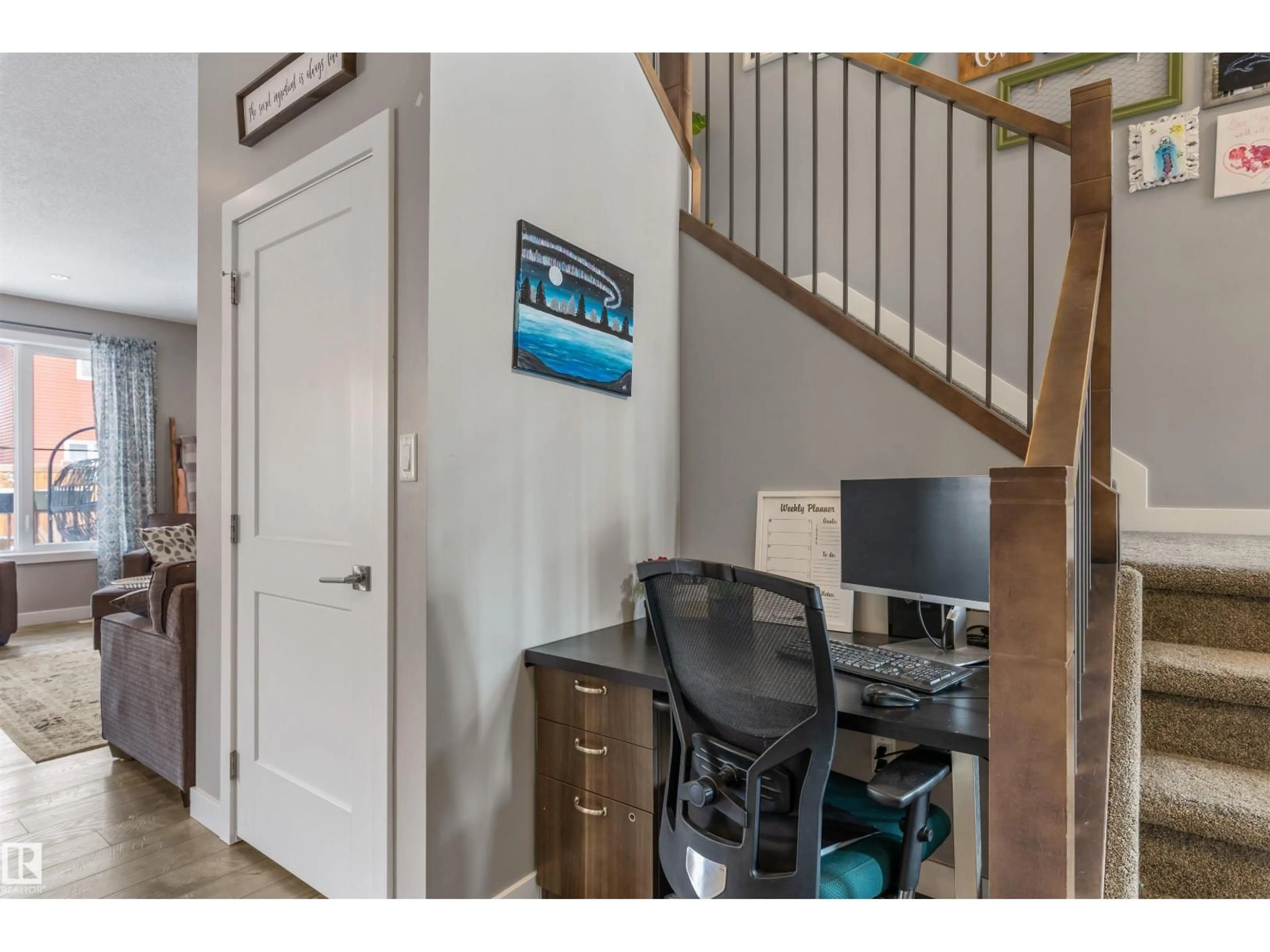 Indoor entryway for 7034 172A AV, Edmonton Alberta T5Z0M9