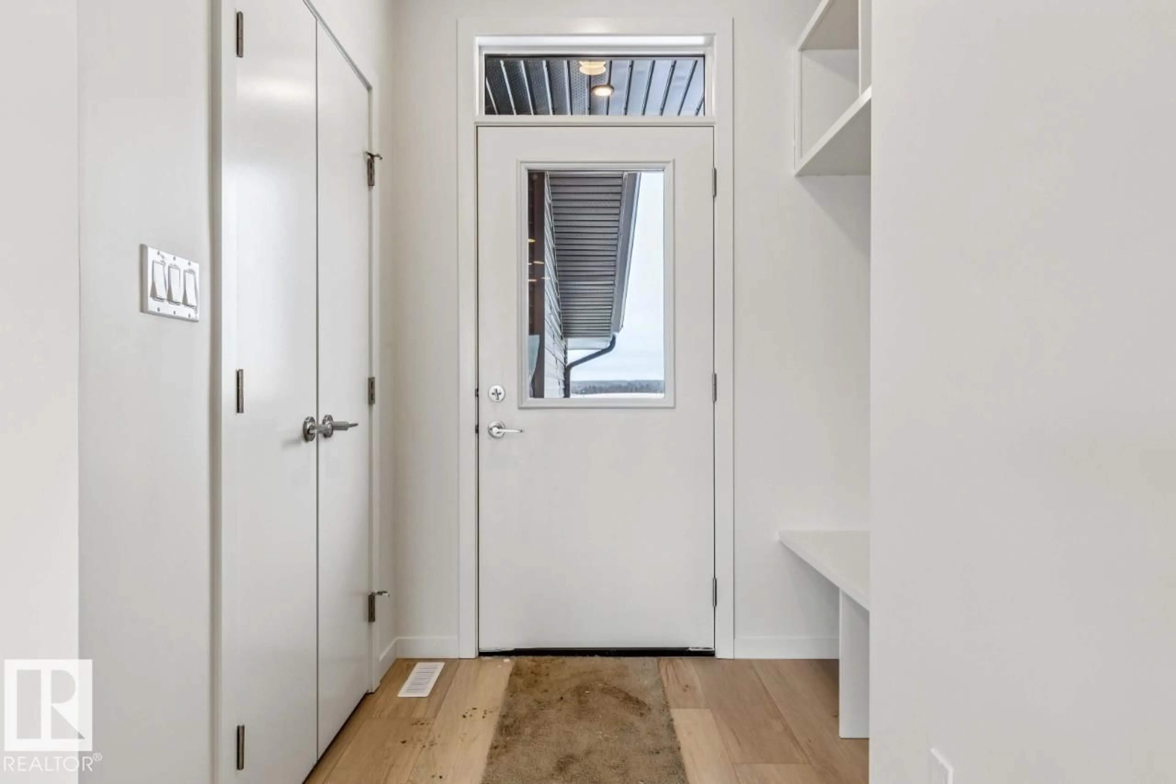 Indoor entryway for 25 STETSON LO, Ardrossan Alberta T8E0C1