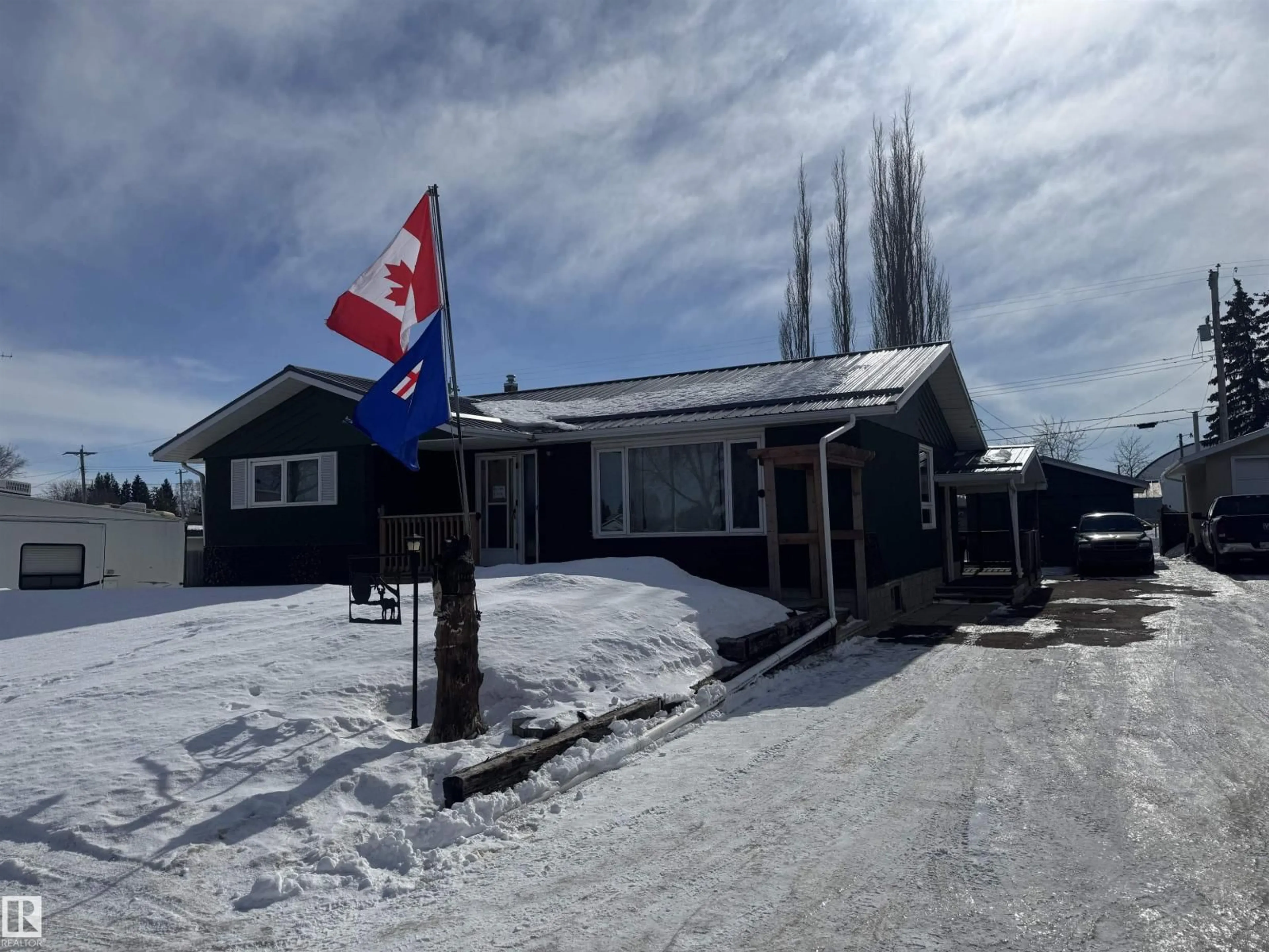 A pic from outside/outdoor area/front of a property/back of a property/a pic from drone, unknown for 5319 44 AV, Smoky Lake Town Alberta T0A3C0