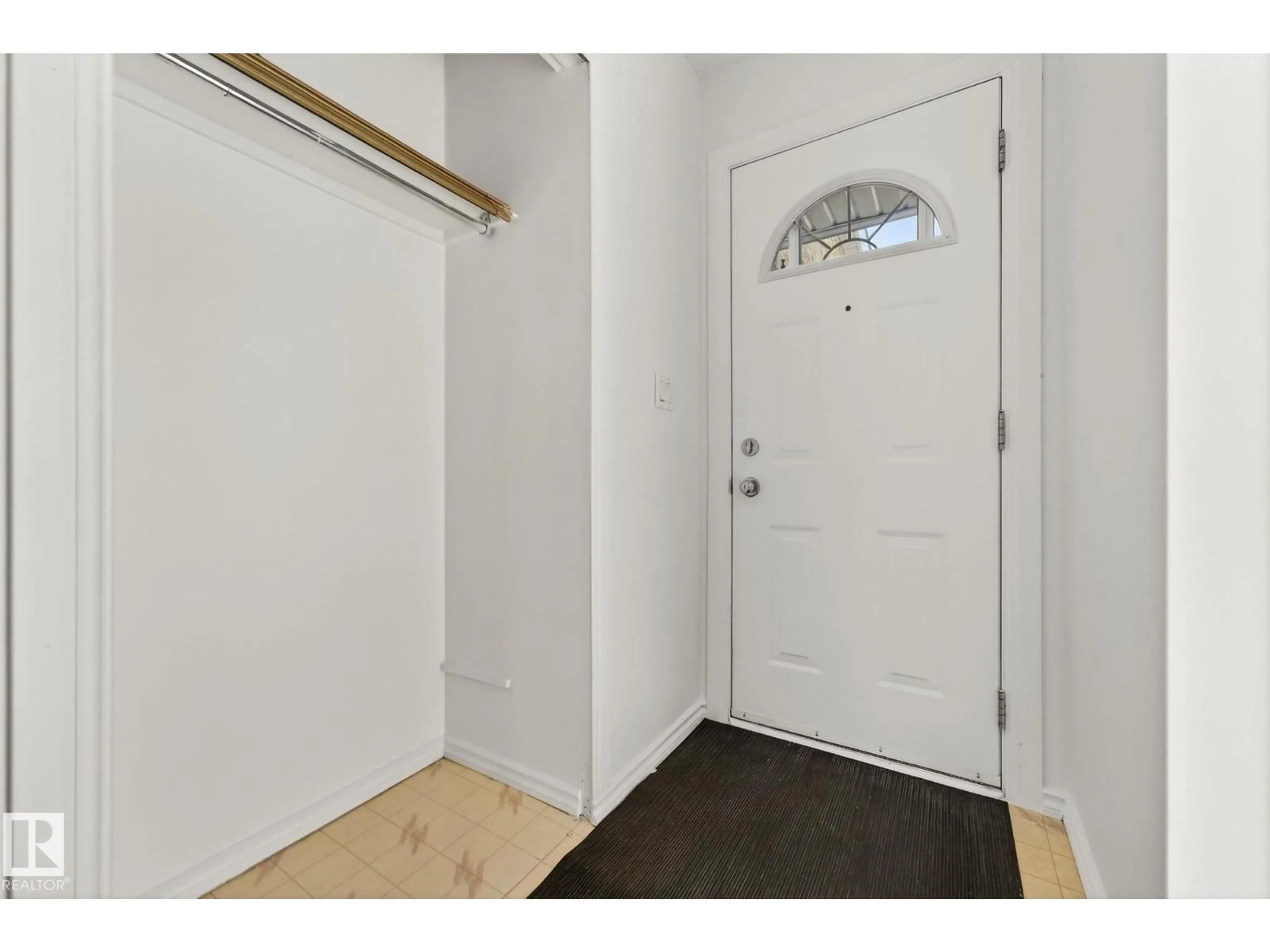 Indoor entryway for 280 GRANDIN VG, St. Albert Alberta T8N2R6