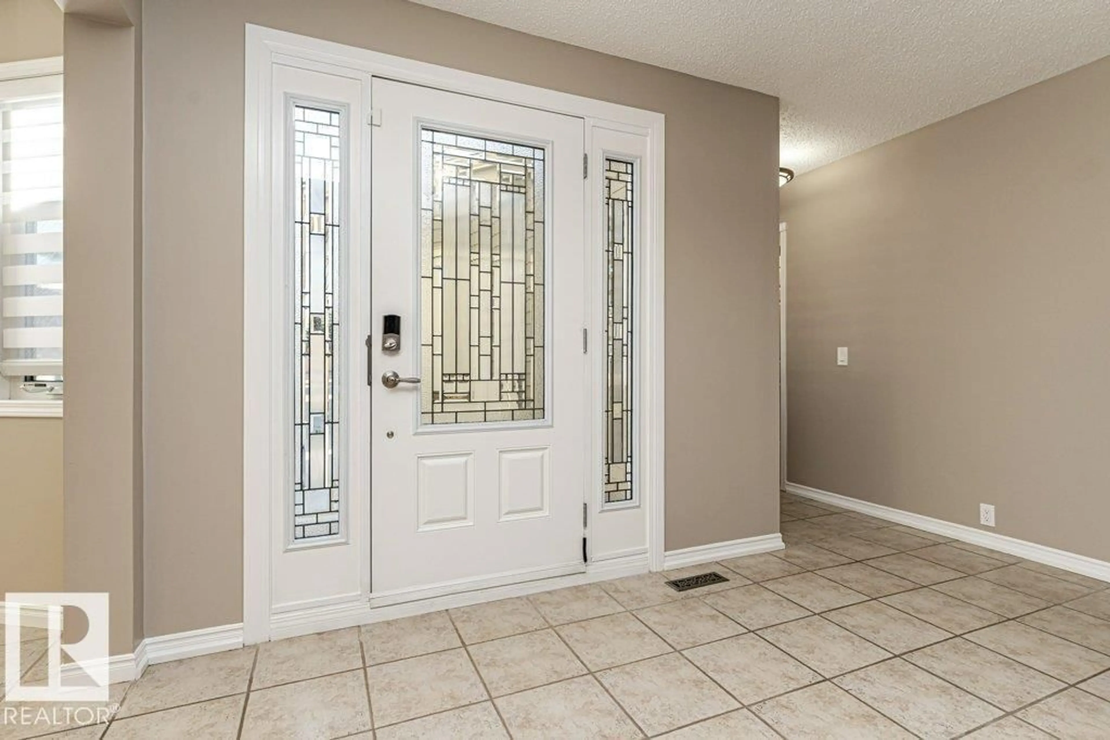 Indoor entryway for NW - 1051 109 ST, Edmonton Alberta T6J5G2