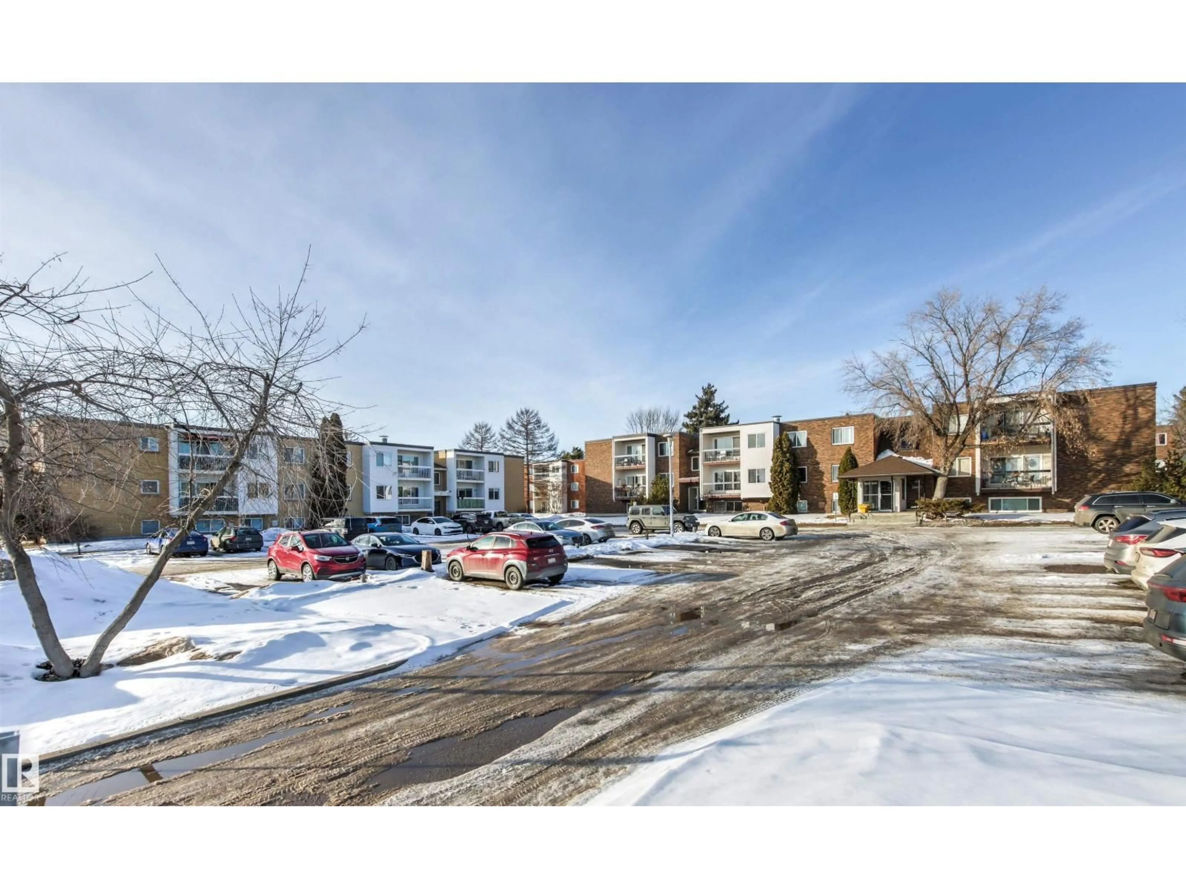 A pic from outside/outdoor area/front of a property/back of a property/a pic from drone, street for 304 - 11420 40 AV, Edmonton Alberta T6J0R5