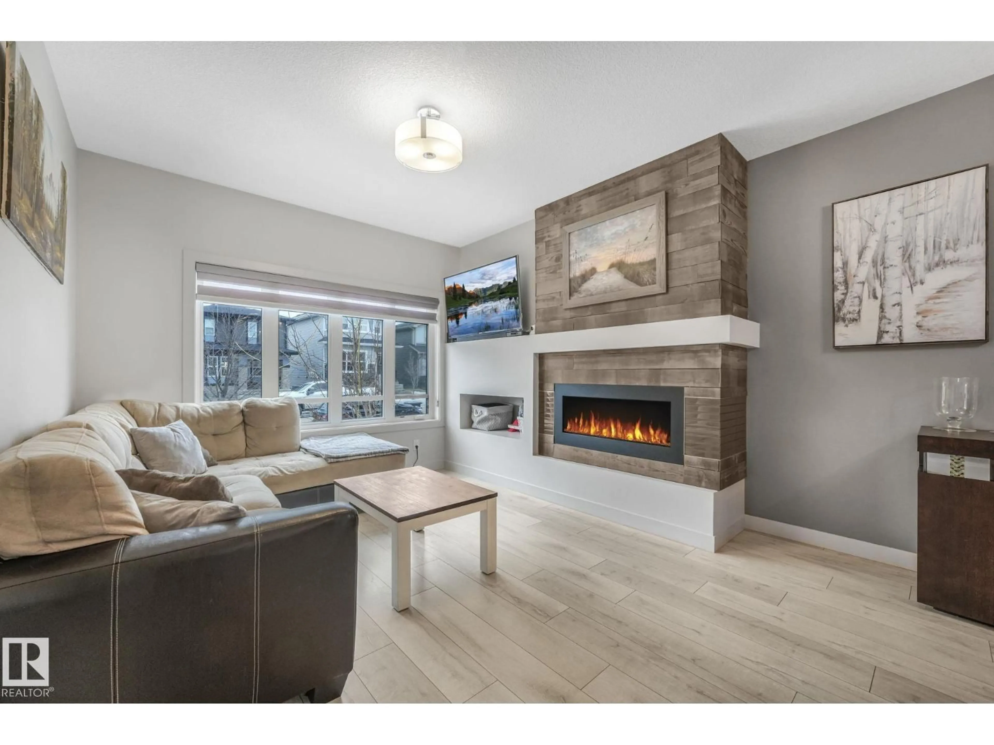 Living room with furniture, unknown for 25 KENTON WY, Spruce Grove Alberta T7X0P7