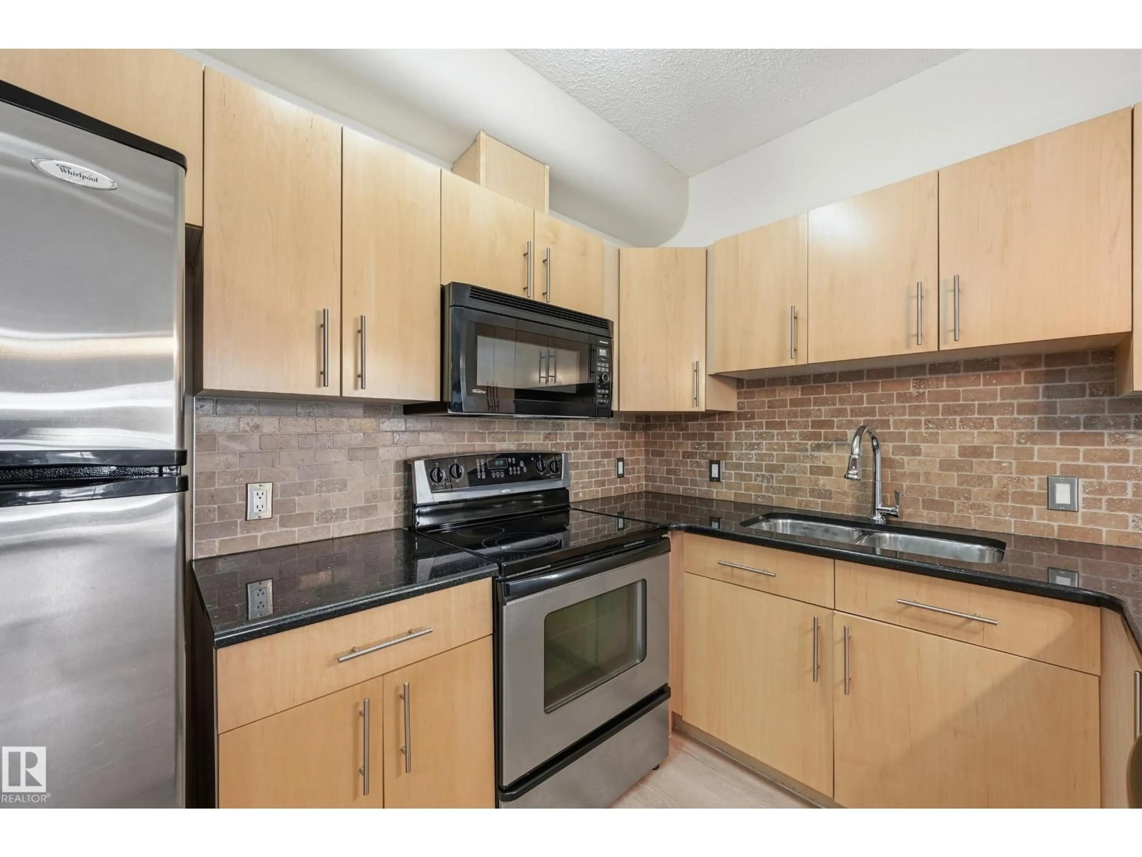 Standard kitchen, unknown for 517 - 10235 112 ST NW, Edmonton Alberta T5K1M7