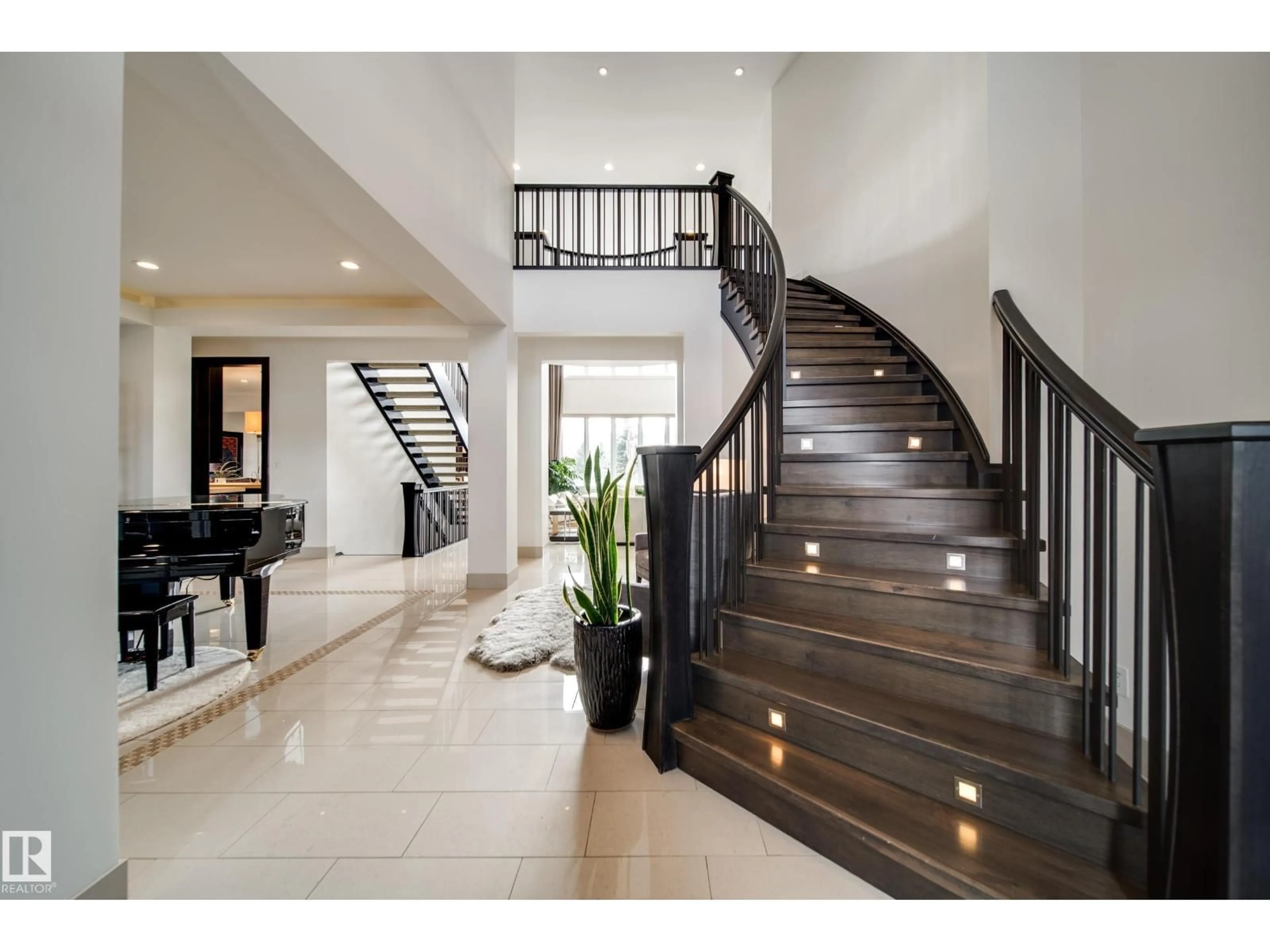 Indoor entryway for #11 - 25515 TWP ROAD 511A, Rural Parkland County Alberta T7Y1A8