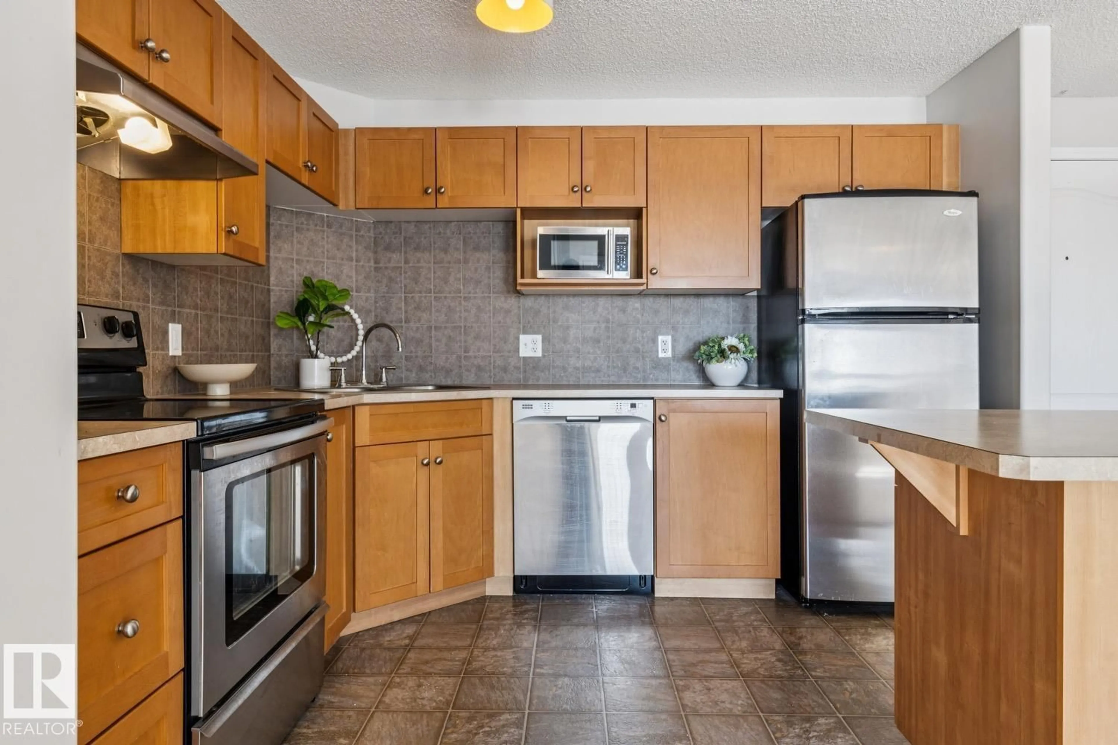 Standard kitchen, unknown for 9363 - 1320 SIMPSON DR, Edmonton Alberta T6R0N2