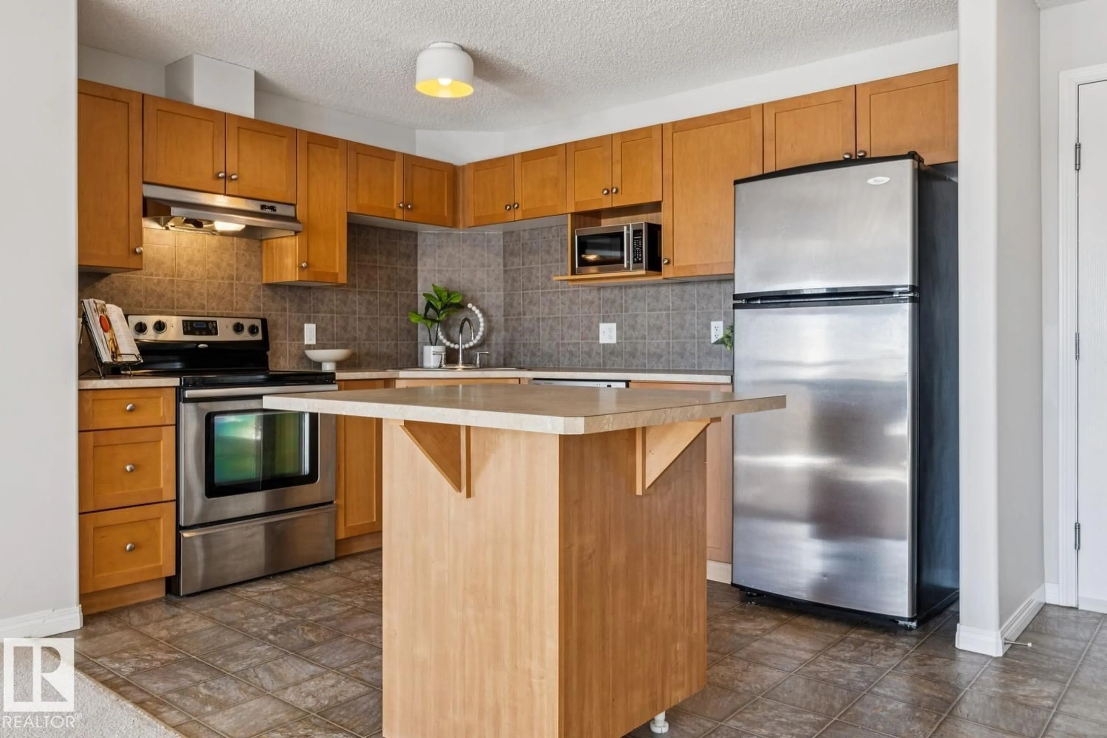 Standard kitchen, unknown for 9363 - 1320 SIMPSON DR, Edmonton Alberta T6R0N2