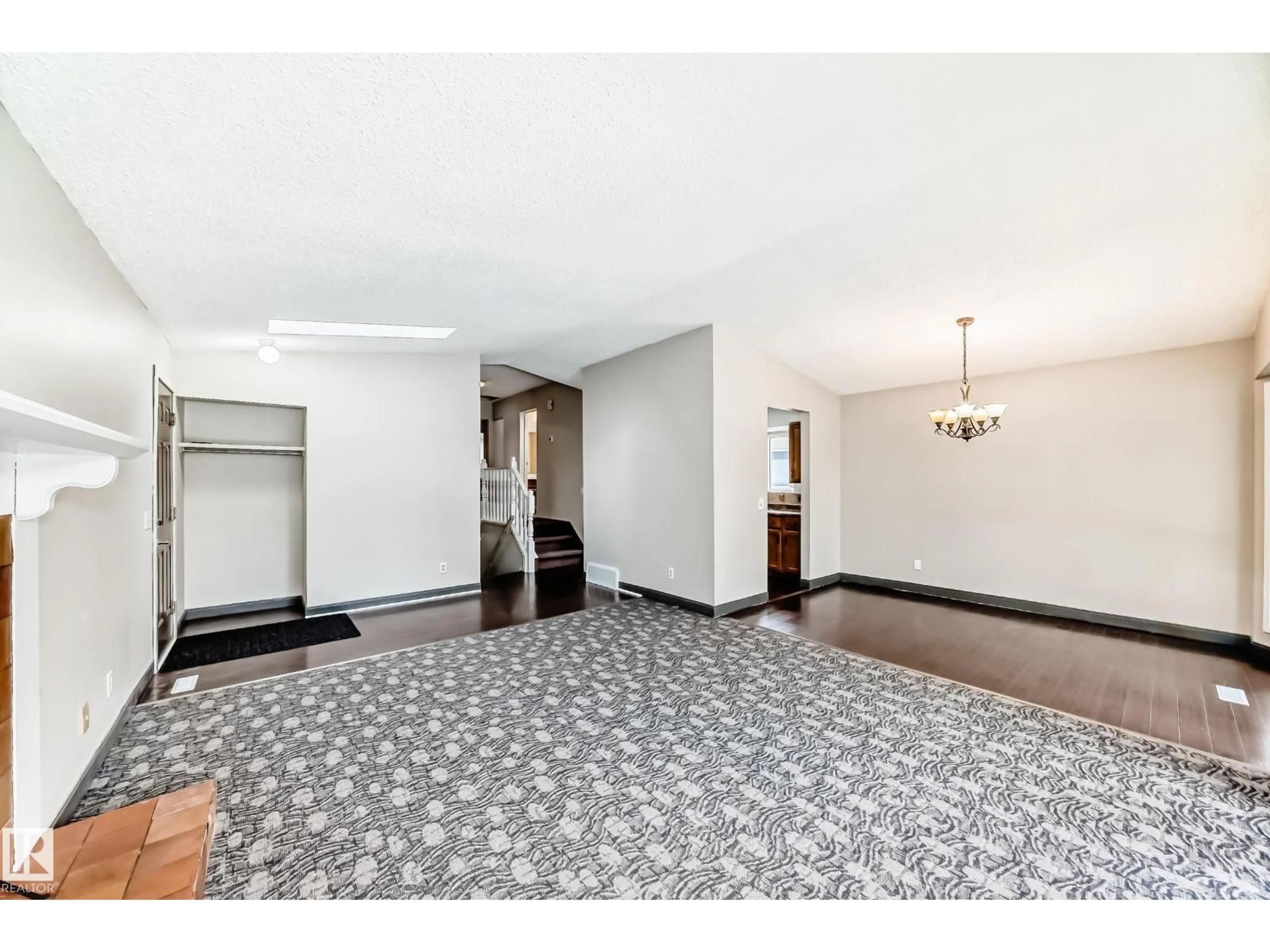 Indoor foyer for NW - 8516 190 ST, Edmonton Alberta T5T4Z9