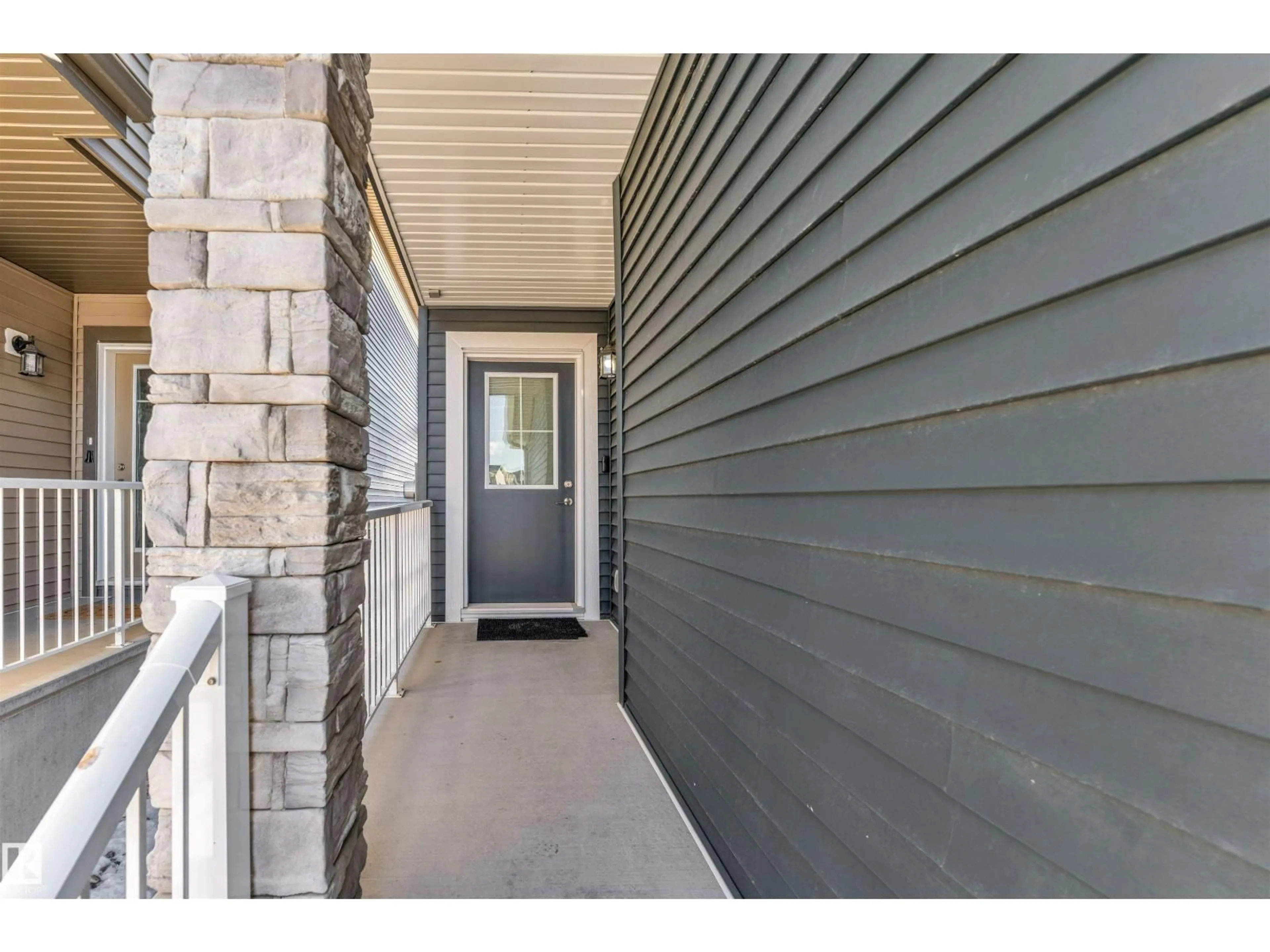 Indoor entryway for 407 CONROY CR, Edmonton Alberta T6W5A8