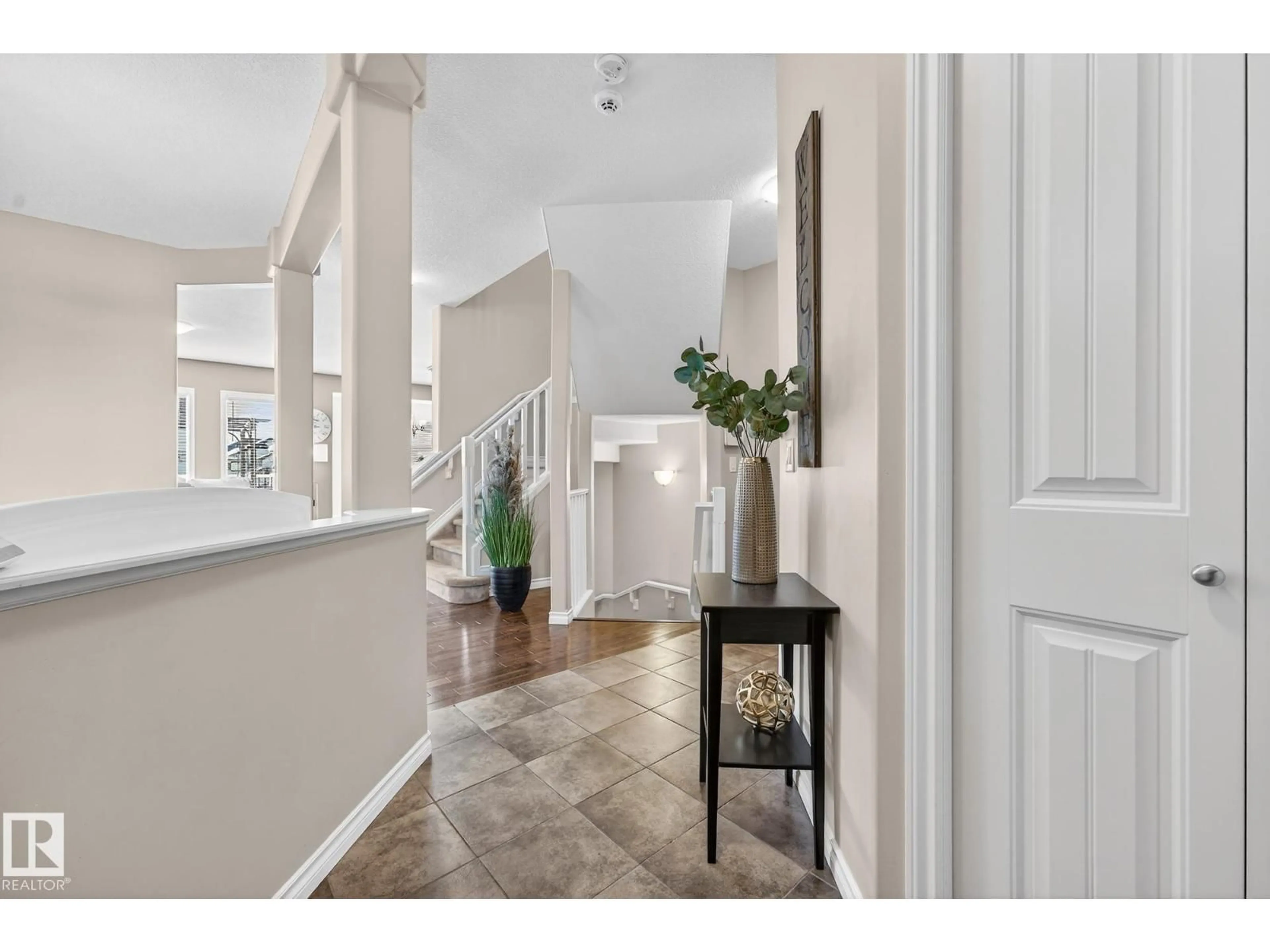 Indoor entryway for SW - 1734 63A ST, Edmonton Alberta T6X0R8