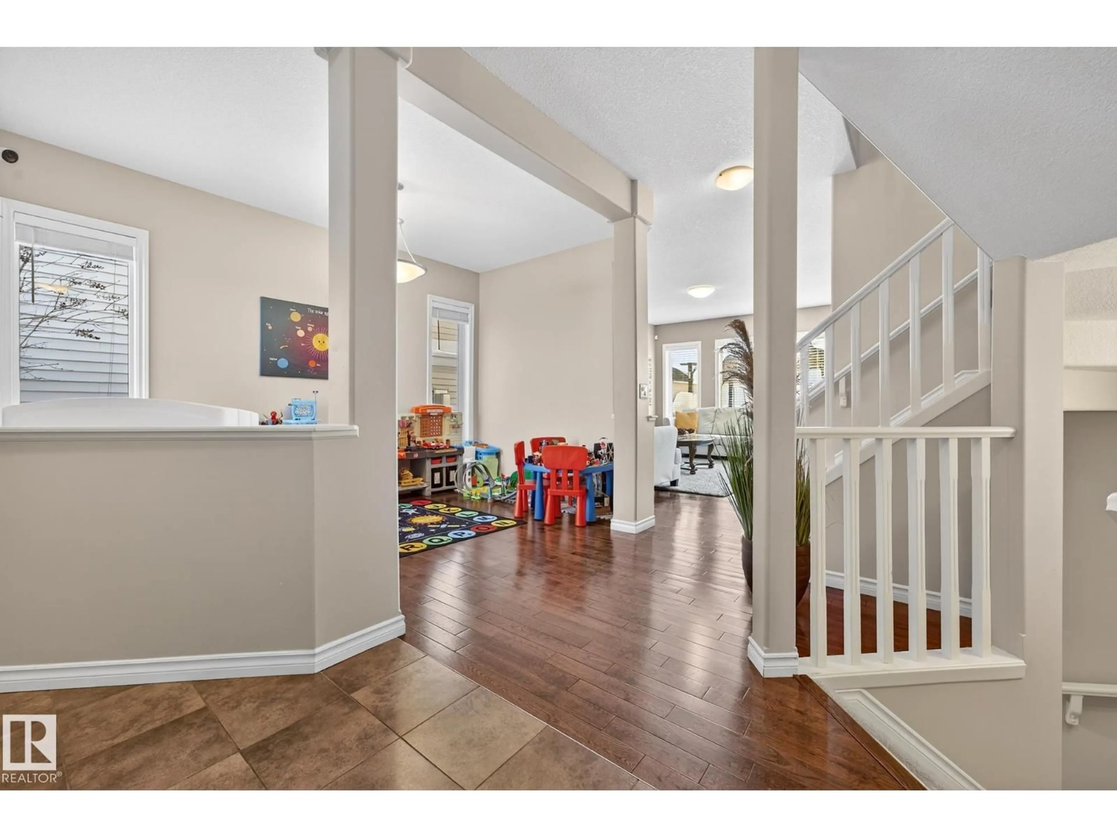 Indoor entryway for SW - 1734 63A ST, Edmonton Alberta T6X0R8