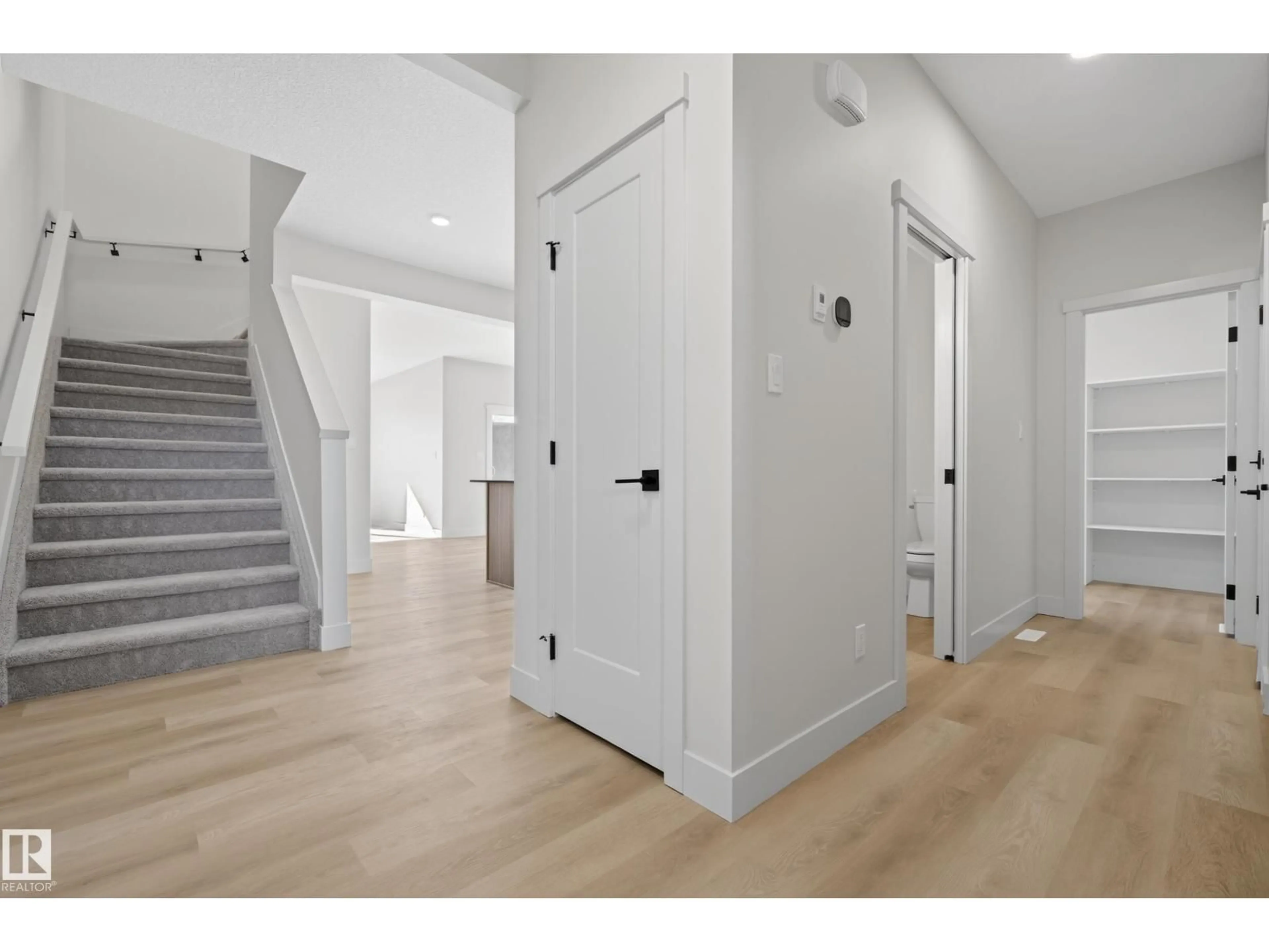 Indoor entryway for 22 GRAYSON GR, Stony Plain Alberta T7Z0A0