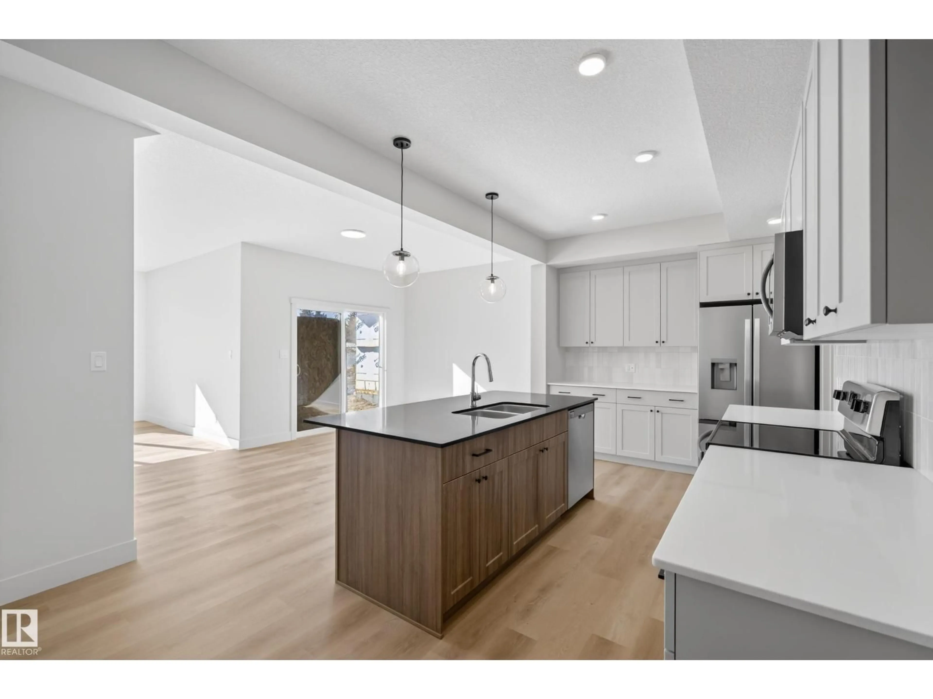 Open concept kitchen, unknown for 22 GRAYSON GR, Stony Plain Alberta T7Z0A0