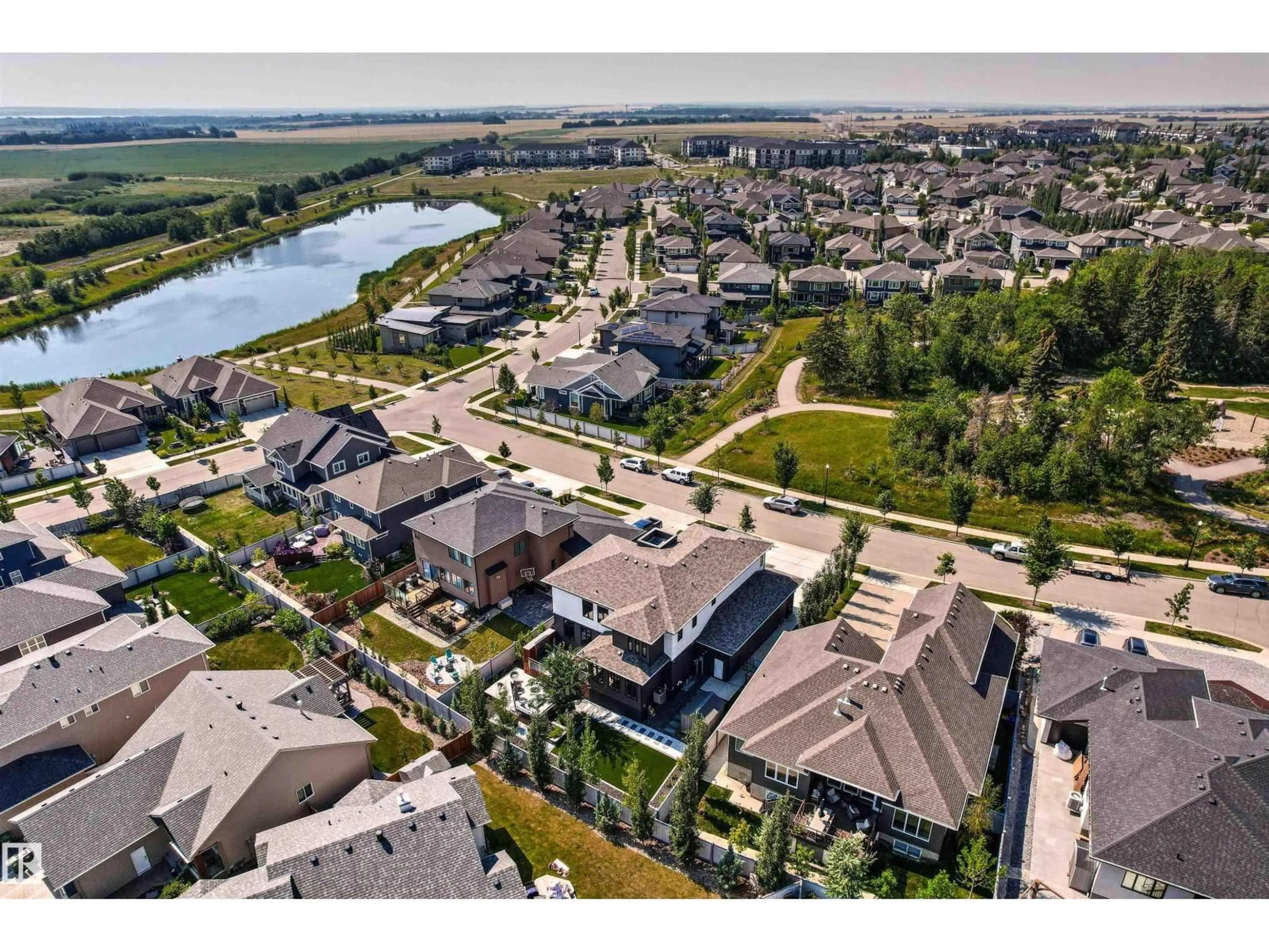 A pic from outside/outdoor area/front of a property/back of a property/a pic from drone, water/lake/river/ocean view for 20 LACHANCE DR, St. Albert Alberta T8N7R2