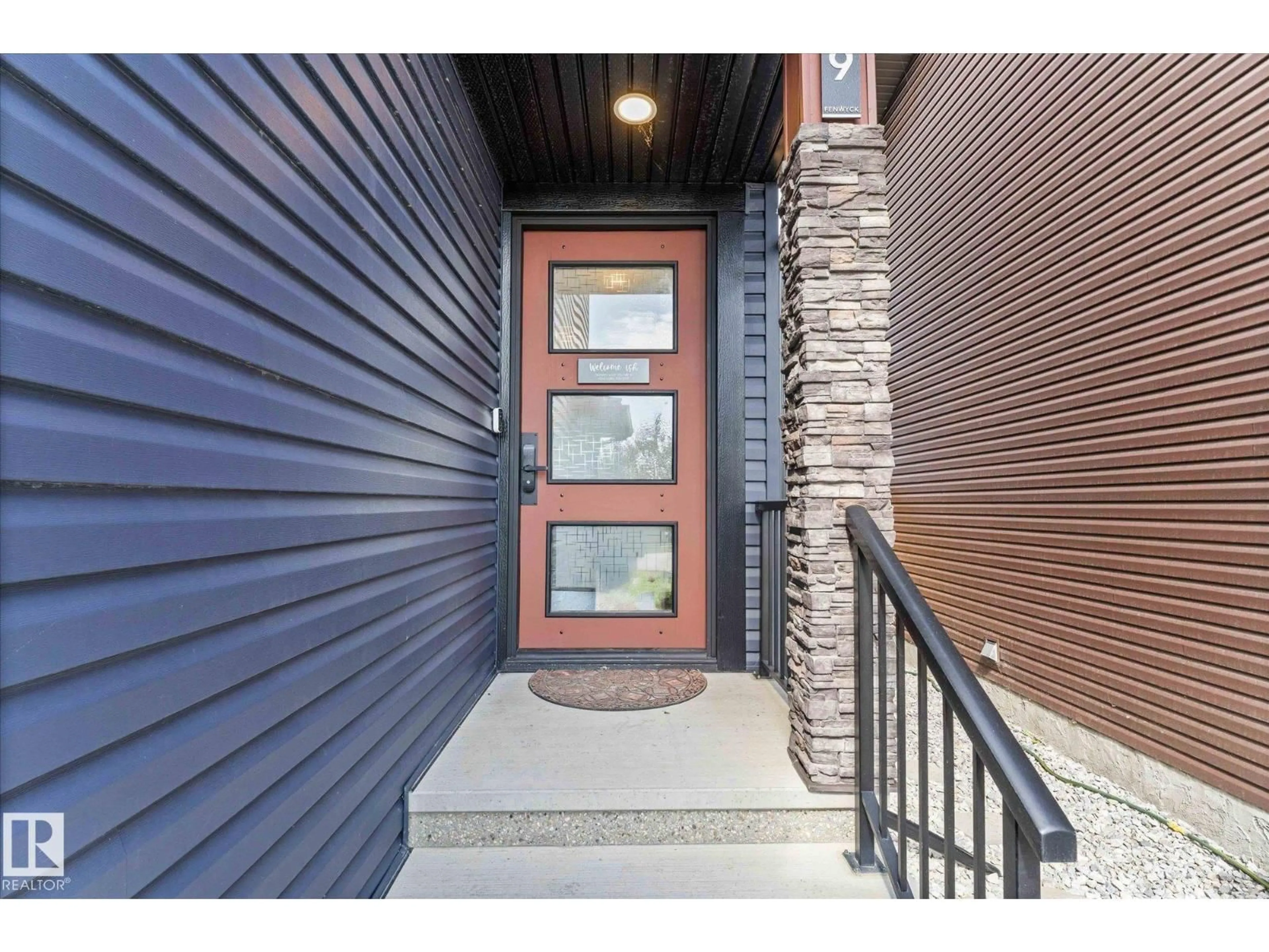 Indoor entryway for 9 BRUNSWYCK CR, Spruce Grove Alberta T7X0Y9