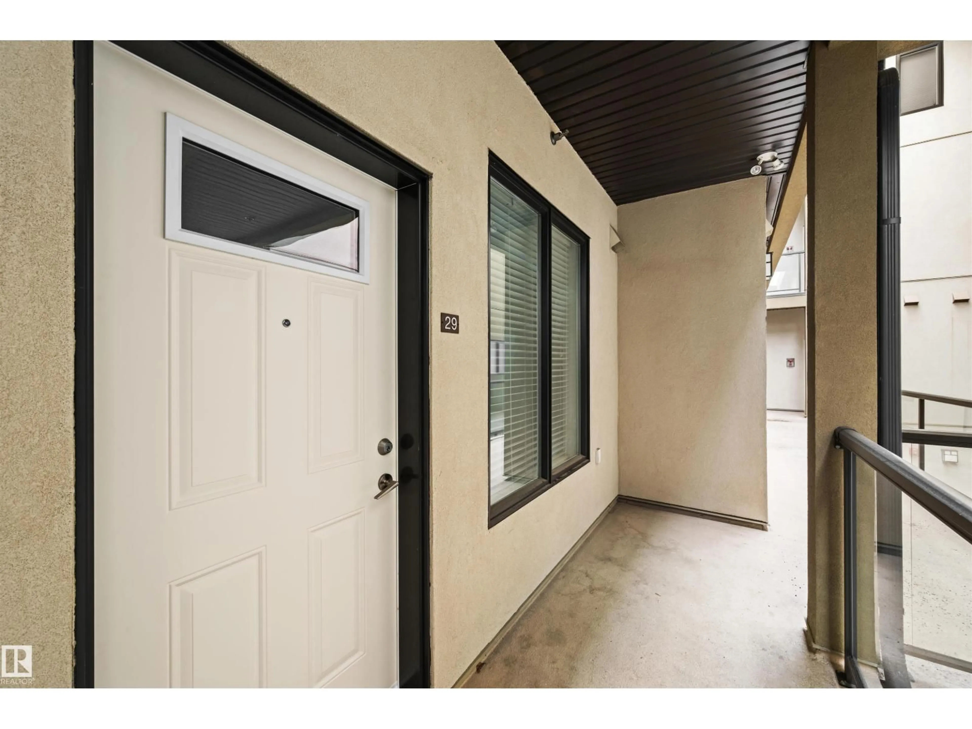 Indoor entryway for 29 11518 76 AV NW, Edmonton Alberta T6G0K7