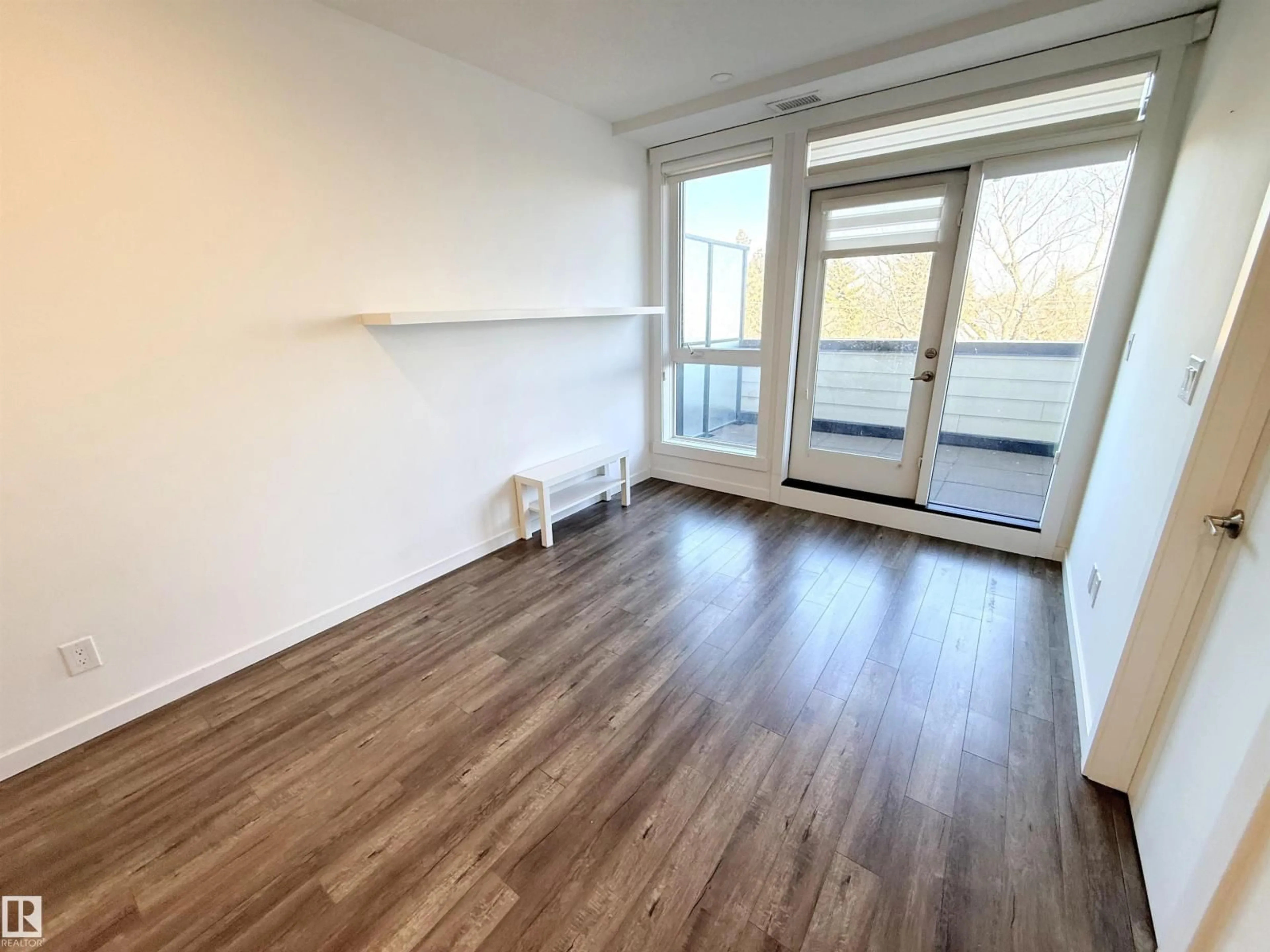 A pic of a room for #405 - 11503 76 AV, Edmonton Alberta T6G0K6