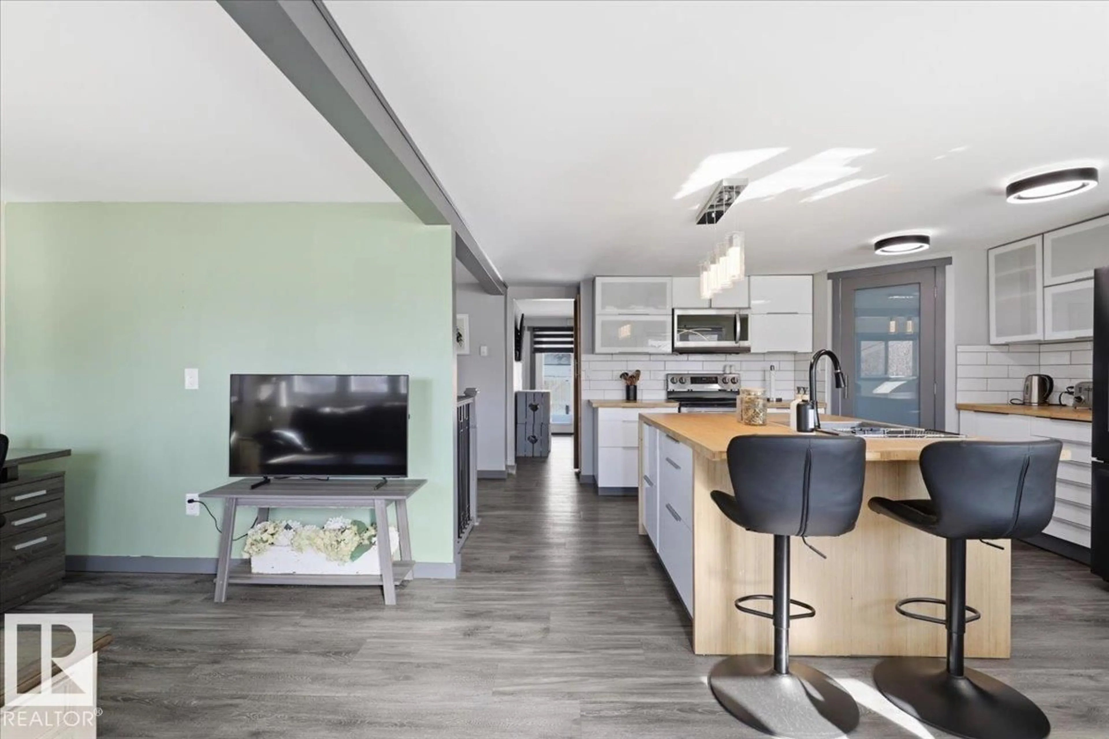 Open concept kitchen, unknown for 5514 47A AV, Wetaskiwin Alberta T9A0M1