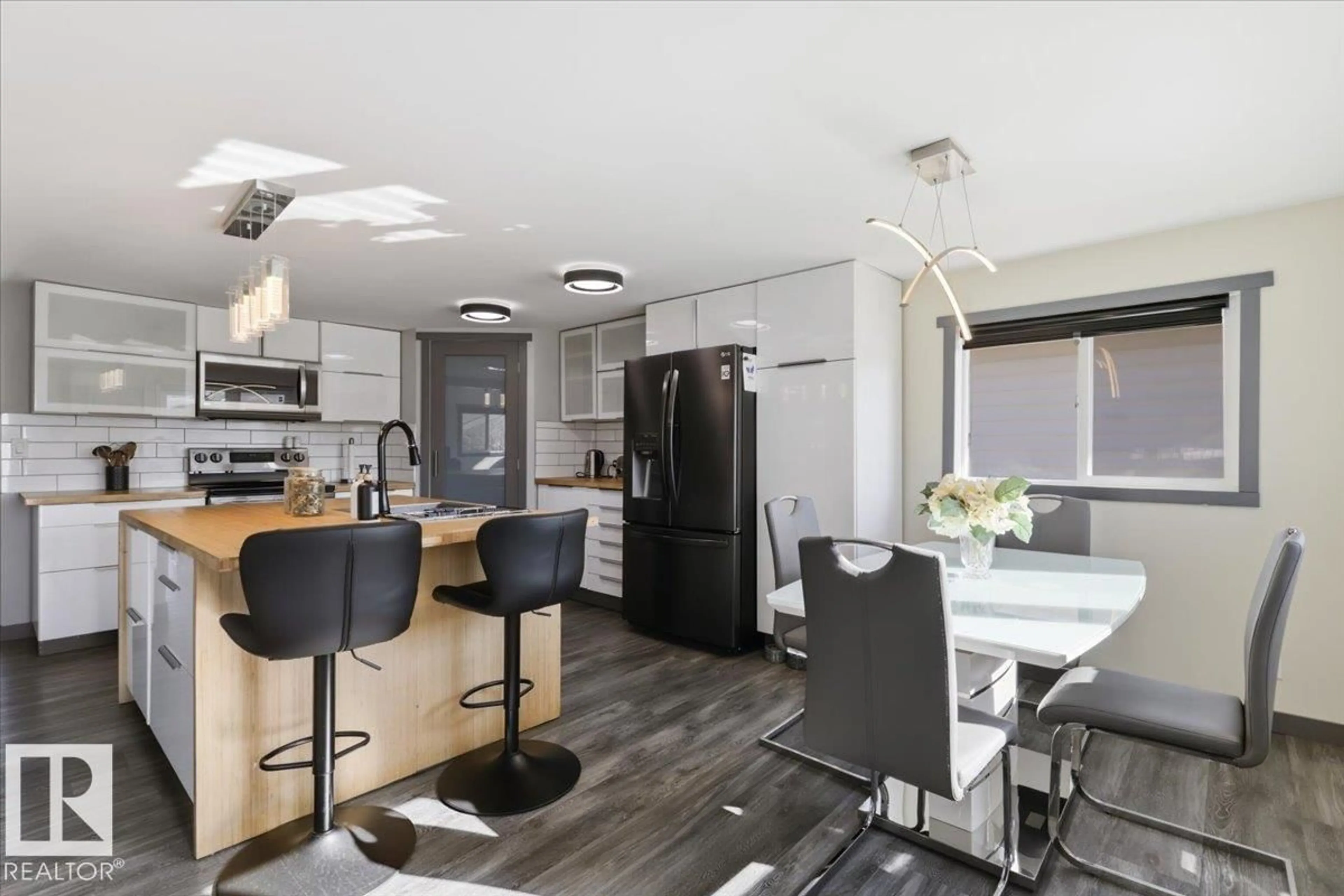 Open concept kitchen, unknown for 5514 47A AV, Wetaskiwin Alberta T9A0M1