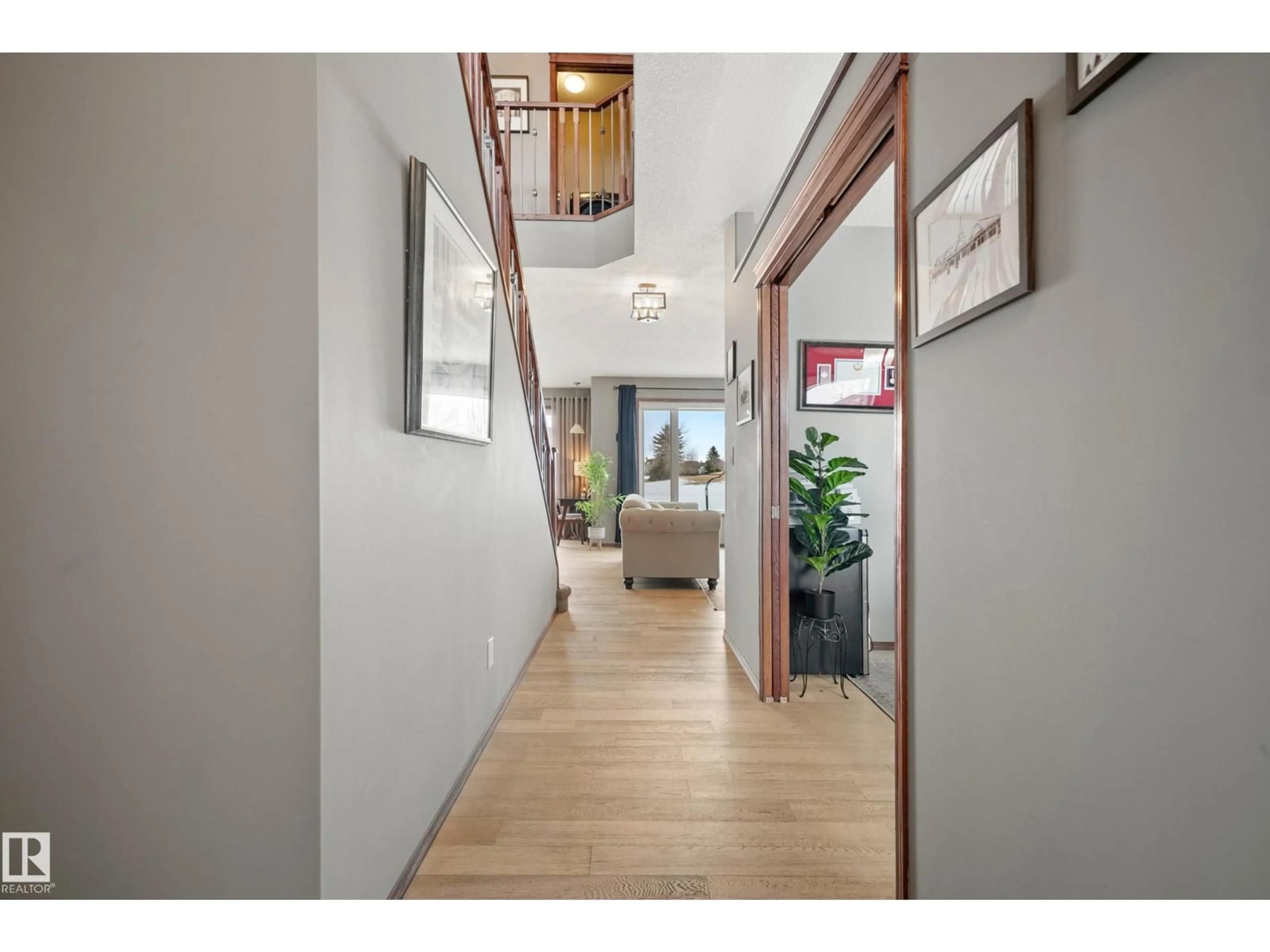 Indoor foyer for 19 ROSEMOUNT BV, Beaumont Alberta T4X1S5