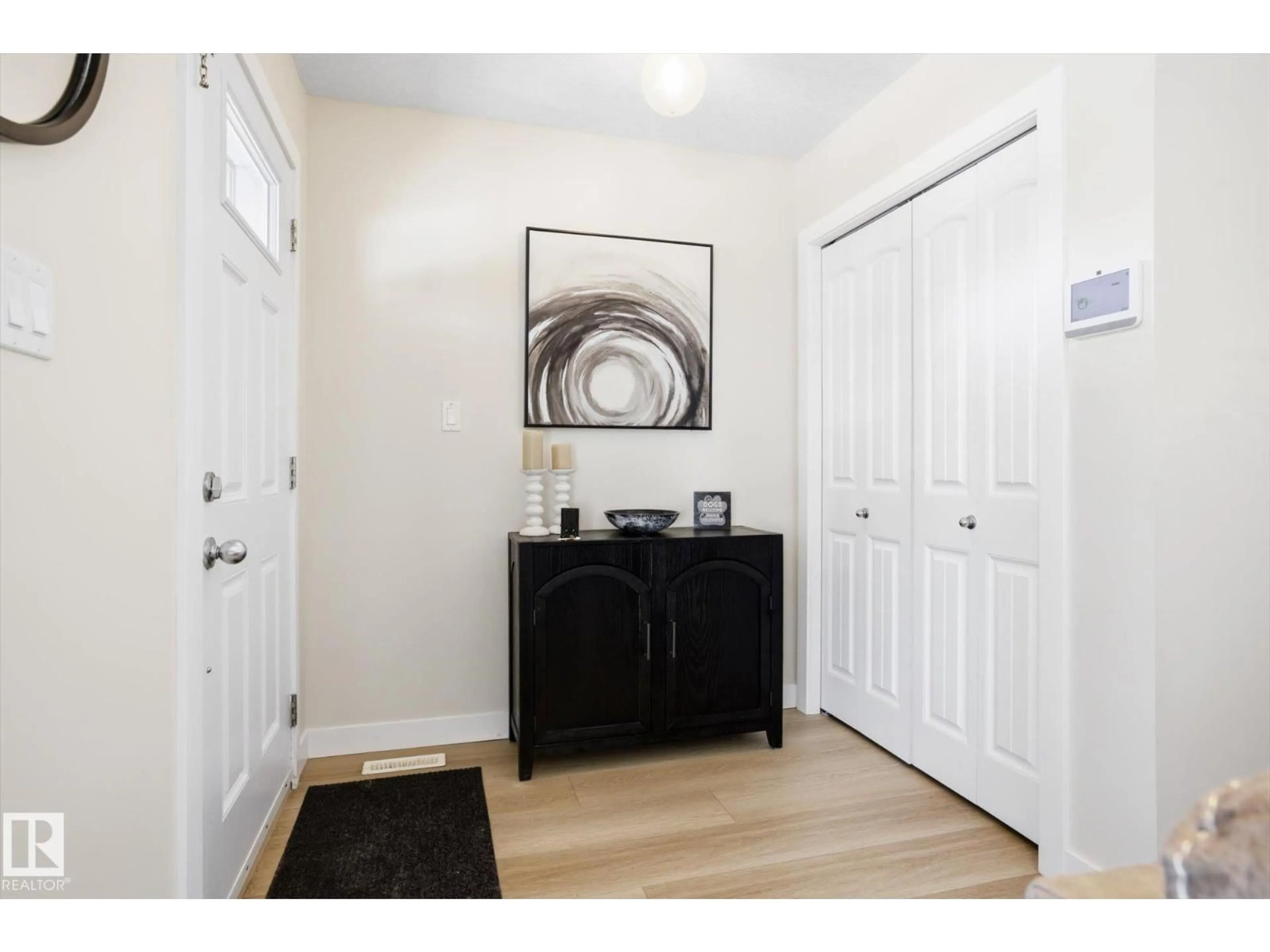 Indoor entryway for 11612 126 ST, Edmonton Alberta T5M0R8