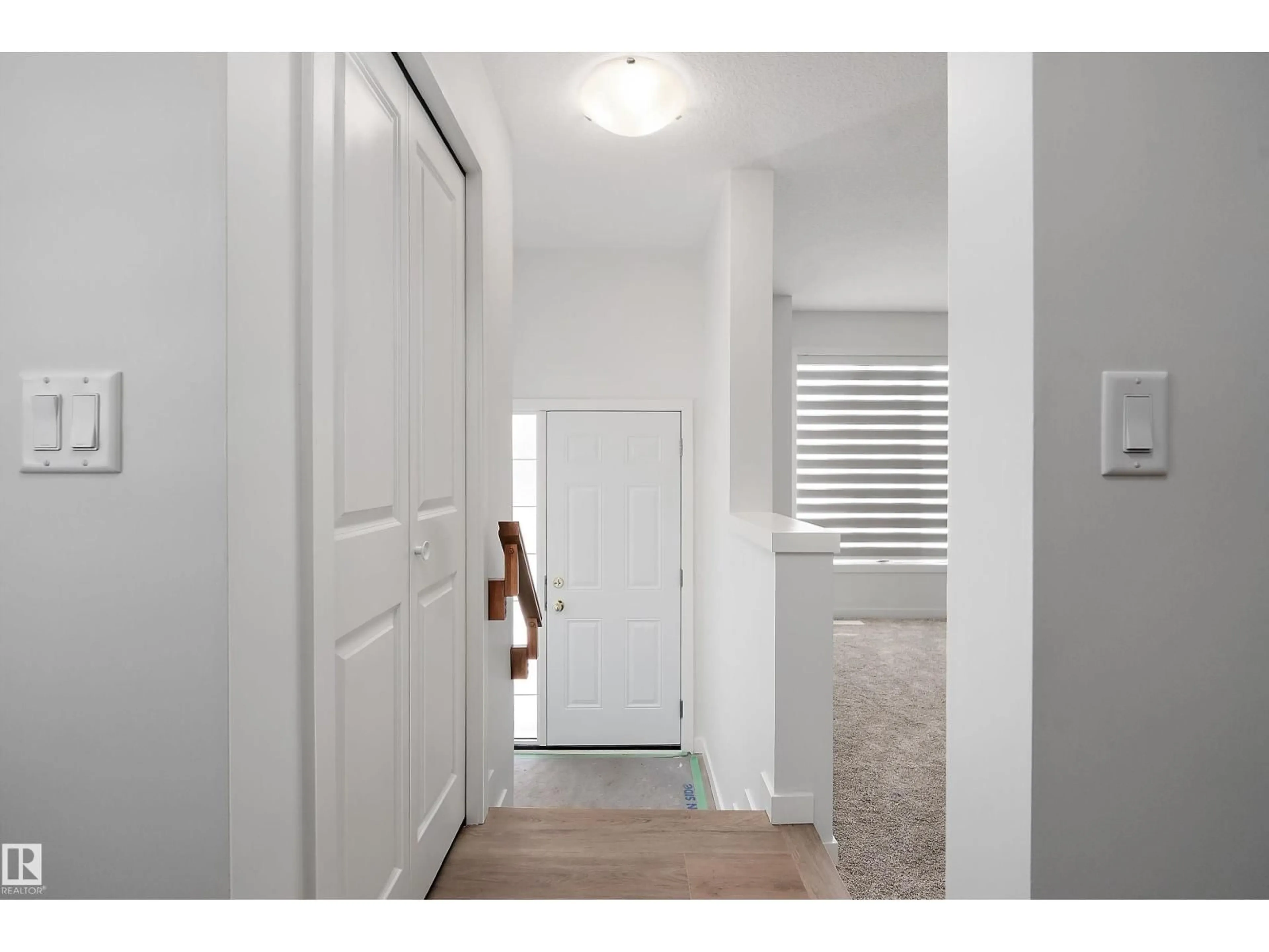 Indoor entryway for NW - 11724 122 ST, Edmonton Alberta T5M0C3