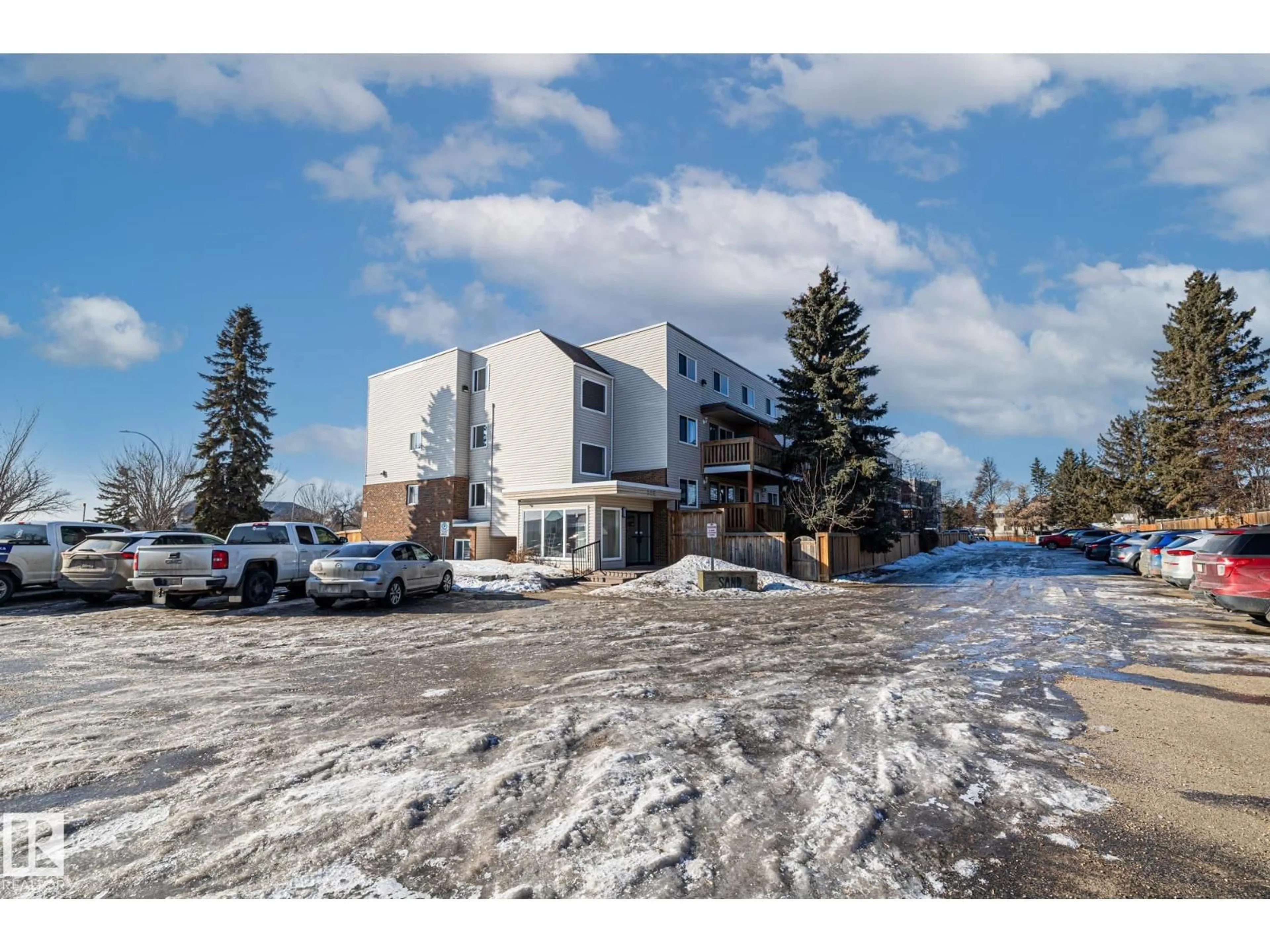 A pic from outside/outdoor area/front of a property/back of a property/a pic from drone, unknown for 95 - 221 MCKENNEY AV, St. Albert Alberta T8N2Y2