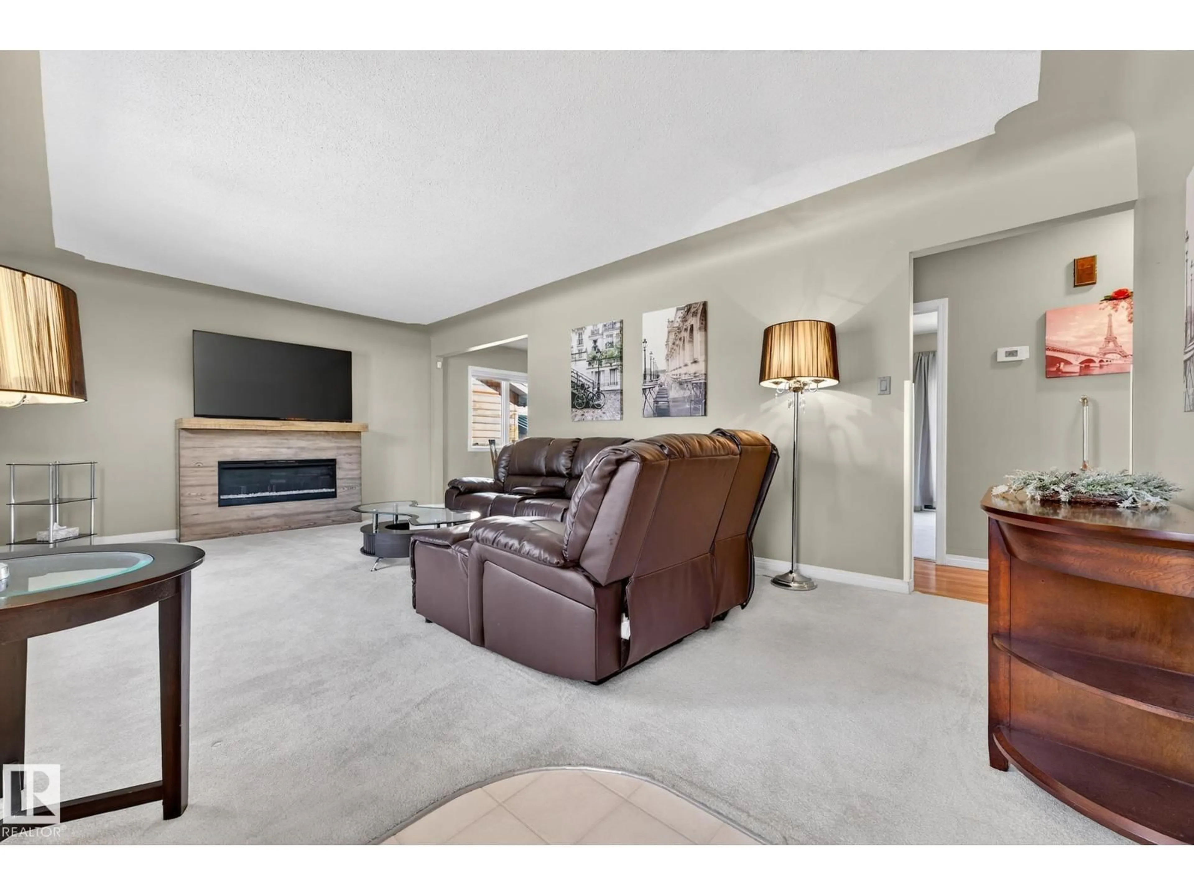 Living room with furniture, unknown for 10583 40 ST, Edmonton Alberta T6A1S9