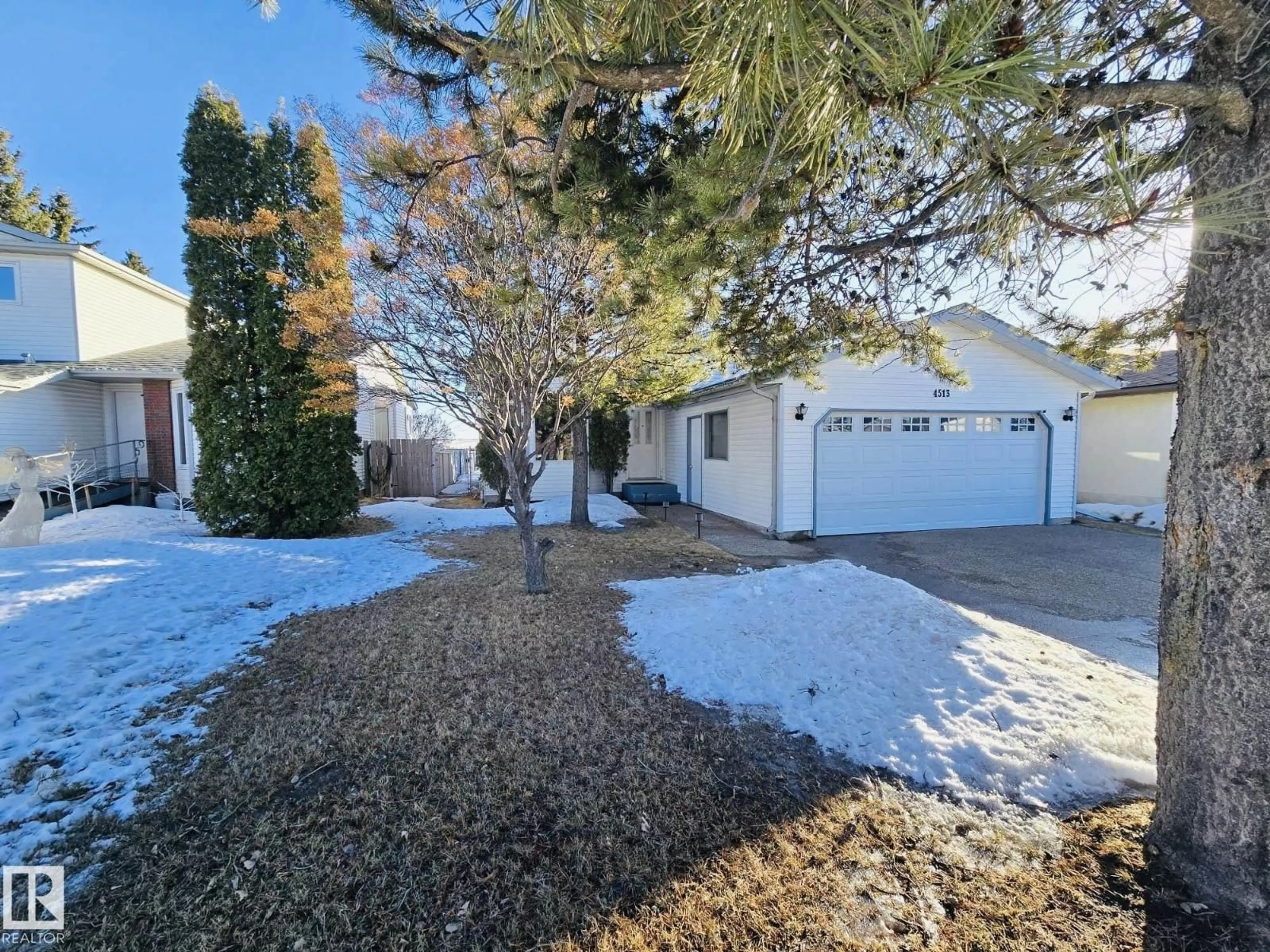 A pic from outside/outdoor area/front of a property/back of a property/a pic from drone, street for 4513 10 AV, Edmonton Alberta T6L4S2