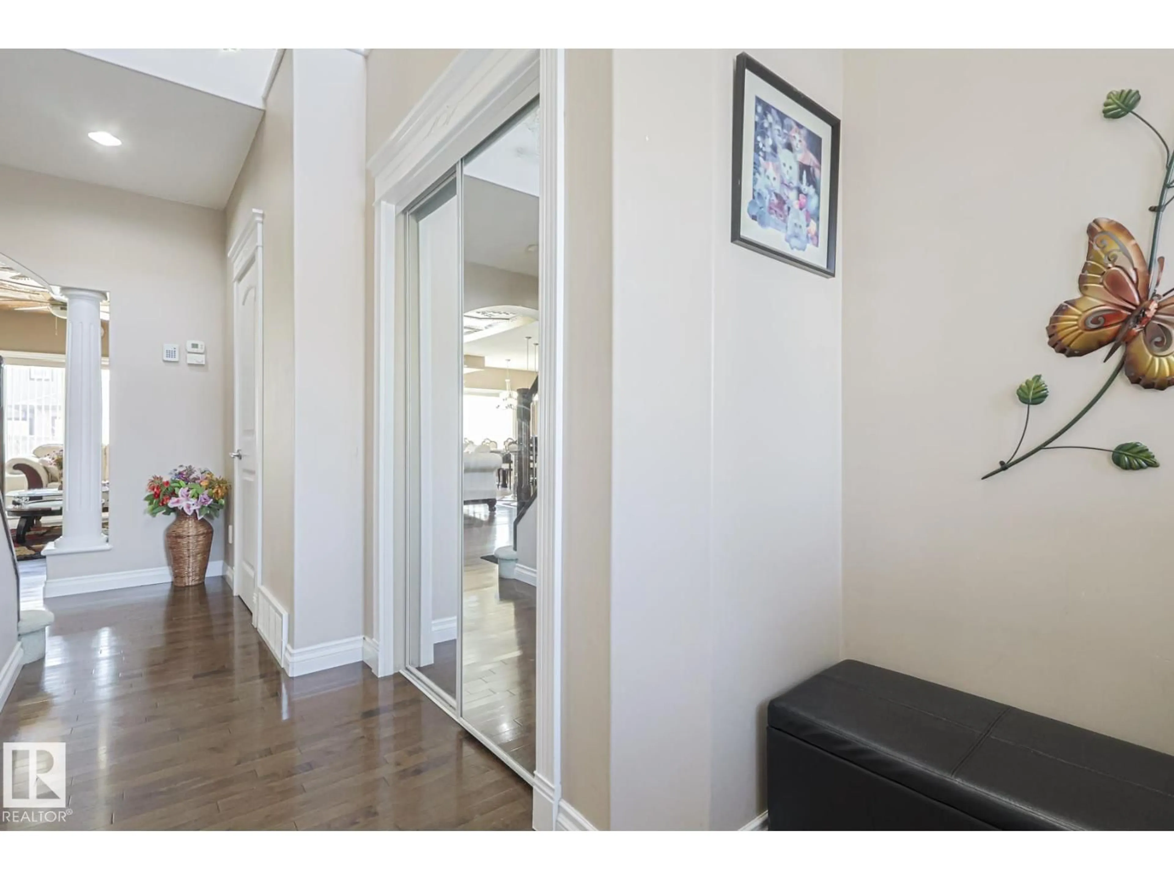 Indoor entryway for NW - 3244 18 ST, Edmonton Alberta T6T0H2