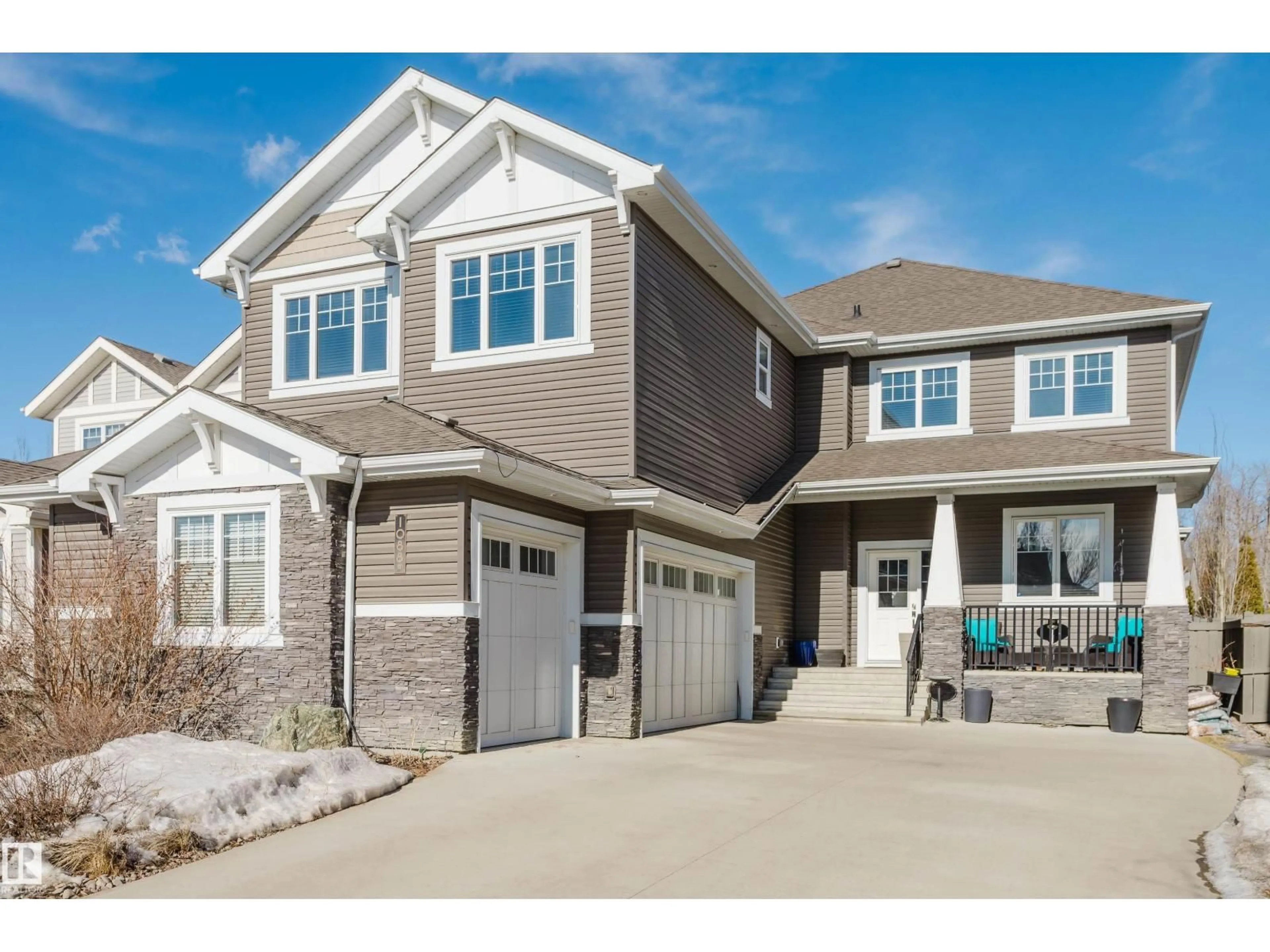 Home with vinyl exterior material, street for 1088 HOPE RD, Edmonton Alberta T6M0G6