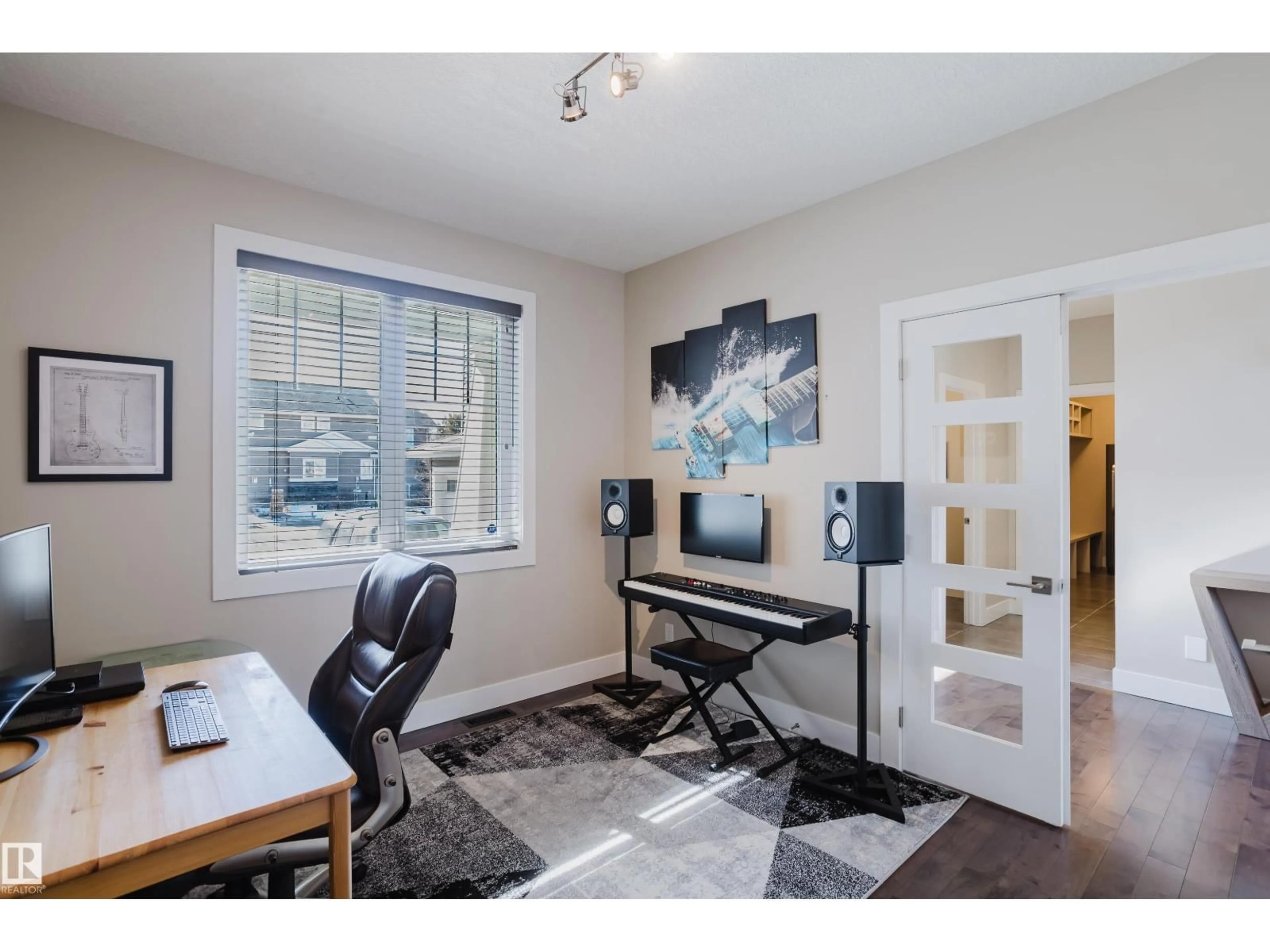 A pic of a room for 1088 HOPE RD, Edmonton Alberta T6M0G6